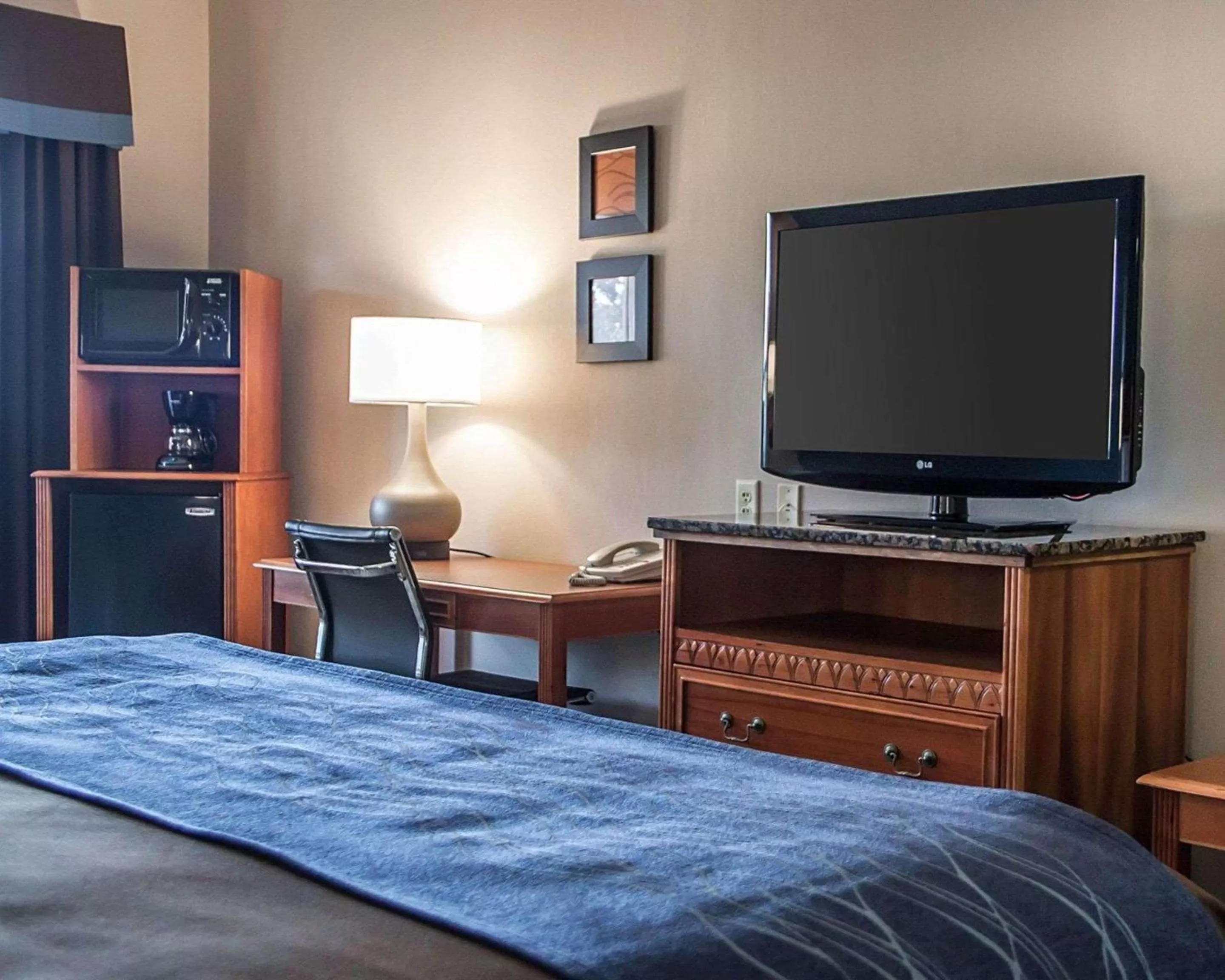 King Room - Non-Smoking in Comfort Inn & Suites Weatherford