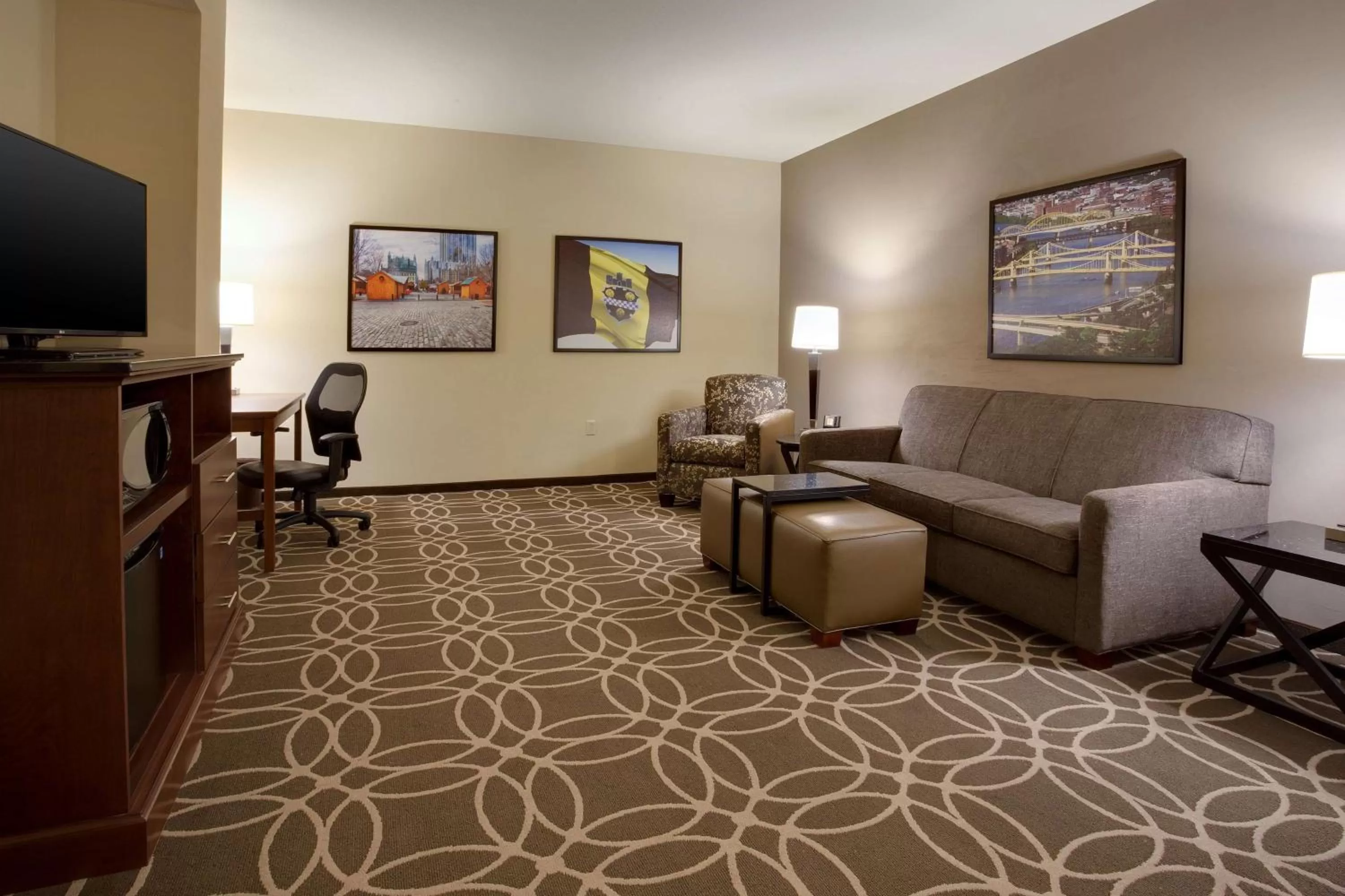 Superior King Suite in Drury Plaza Hotel Pittsburgh Downtown