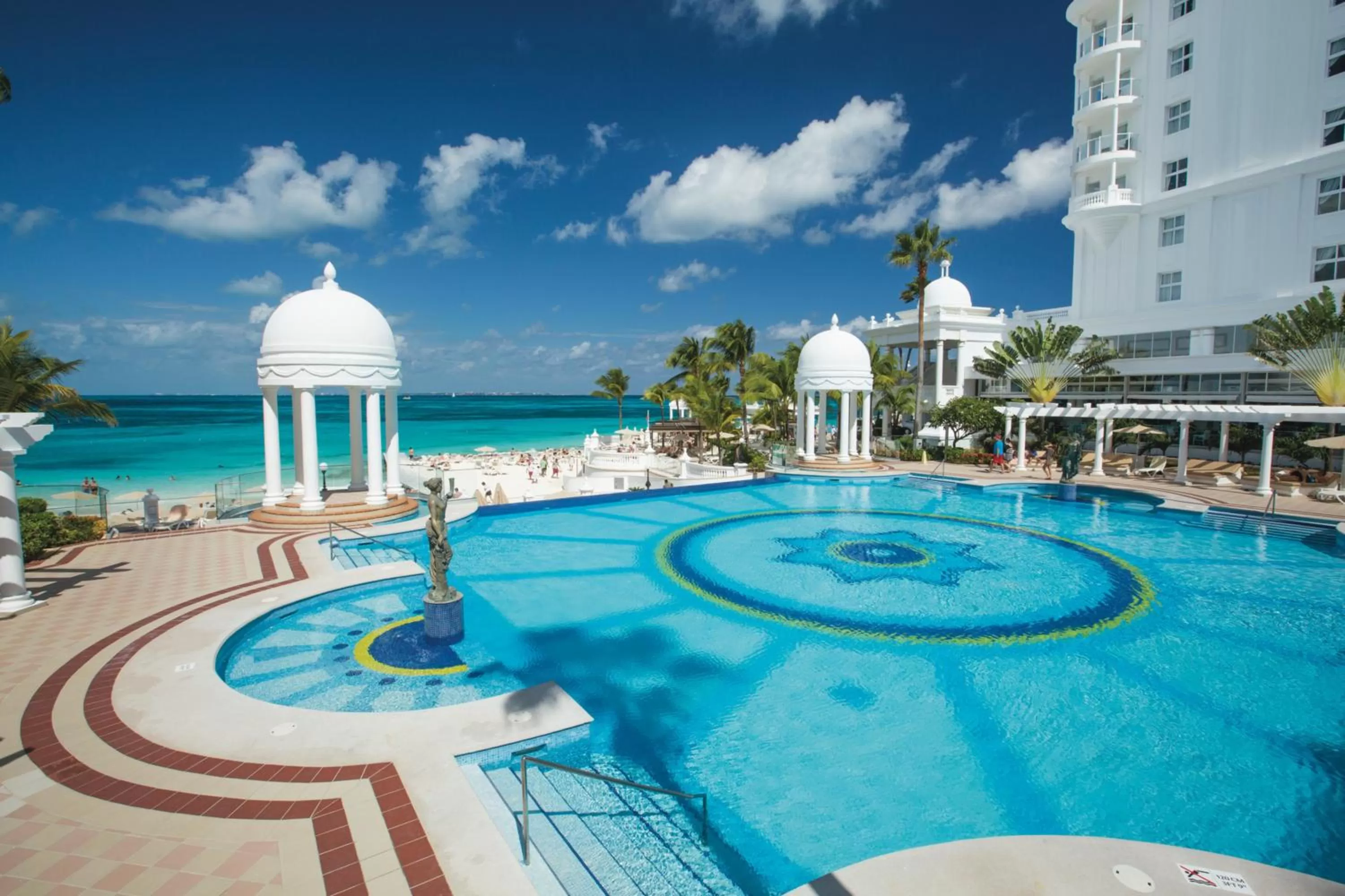 Swimming pool in Riu Palace Las Americas - All Inclusive - Adults Only