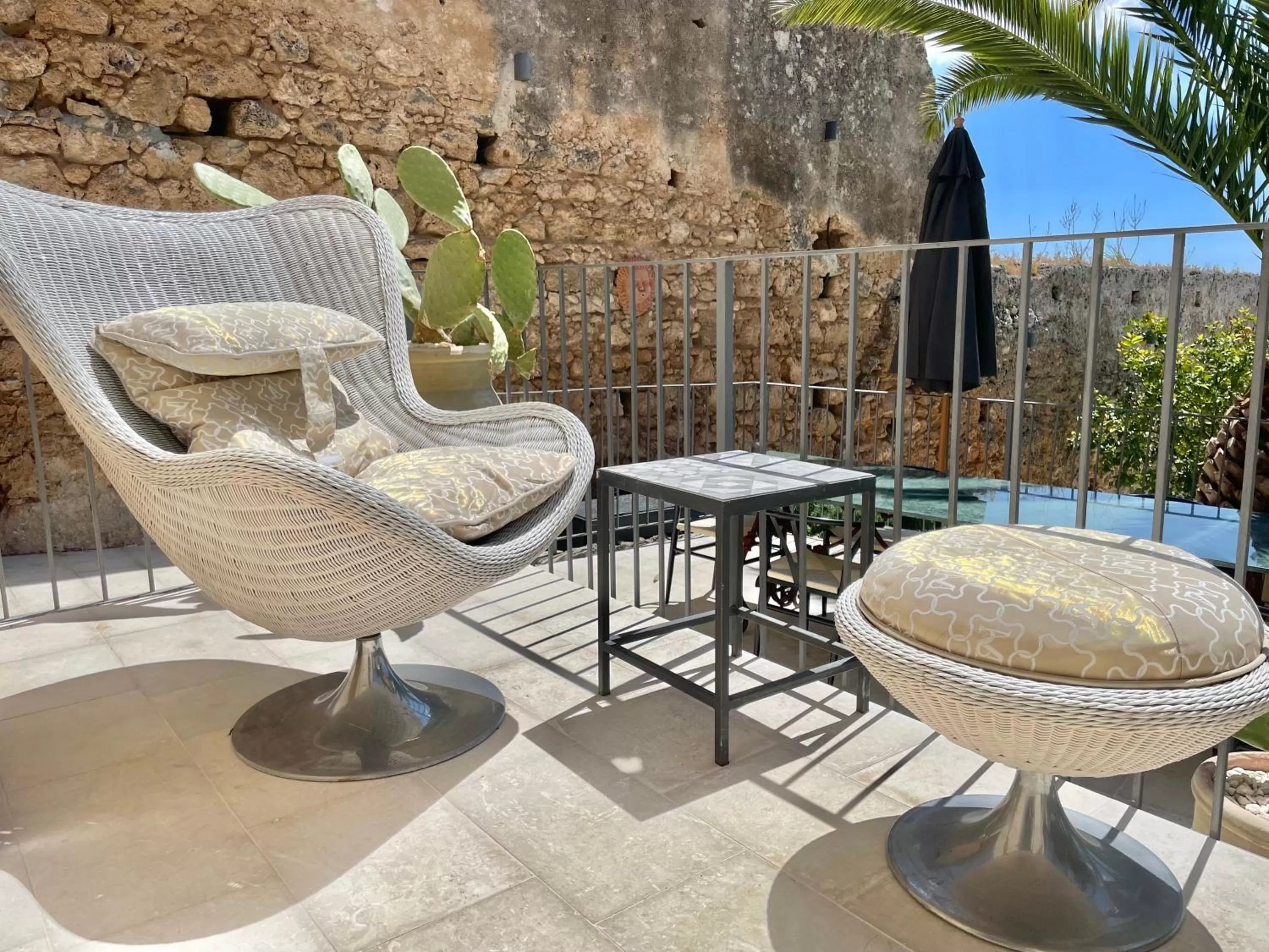 Aria Rooms and Terrace