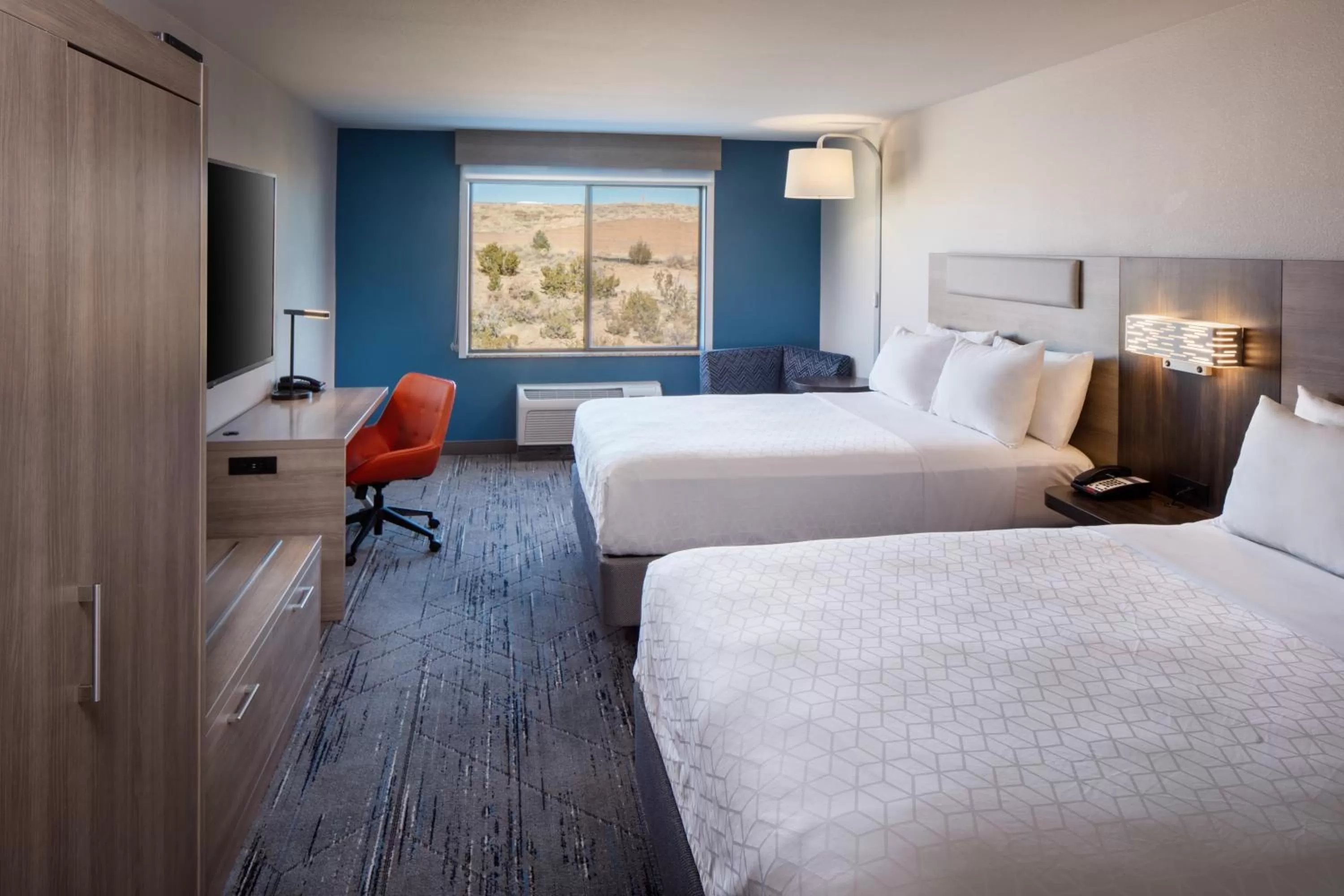 Photo of the whole room, Bed in Holiday Inn Express and Suites Los Alamos Entrada Park by IHG