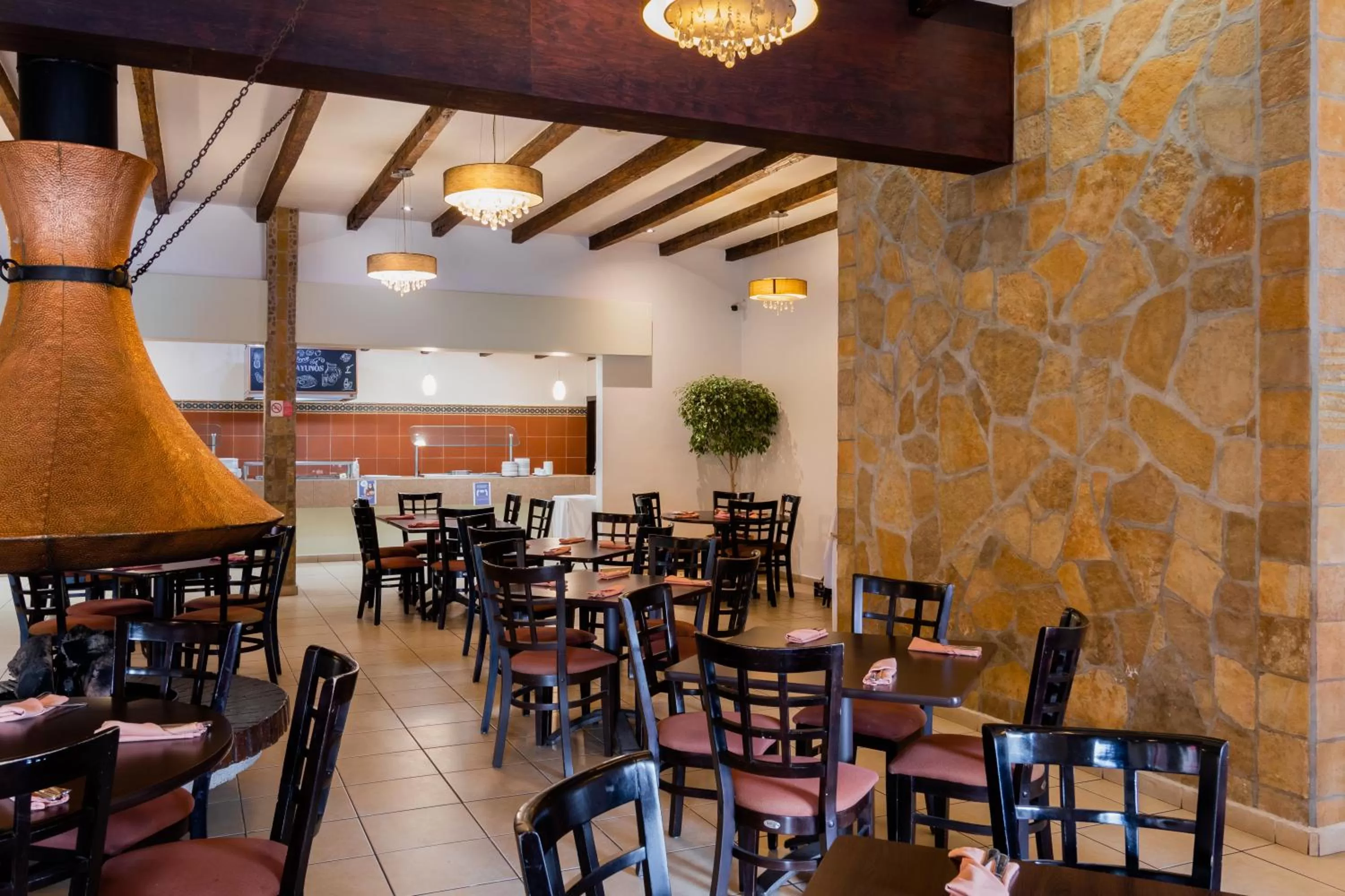 Restaurant/places to eat in Hotel Villa Mercedes San Cristobal