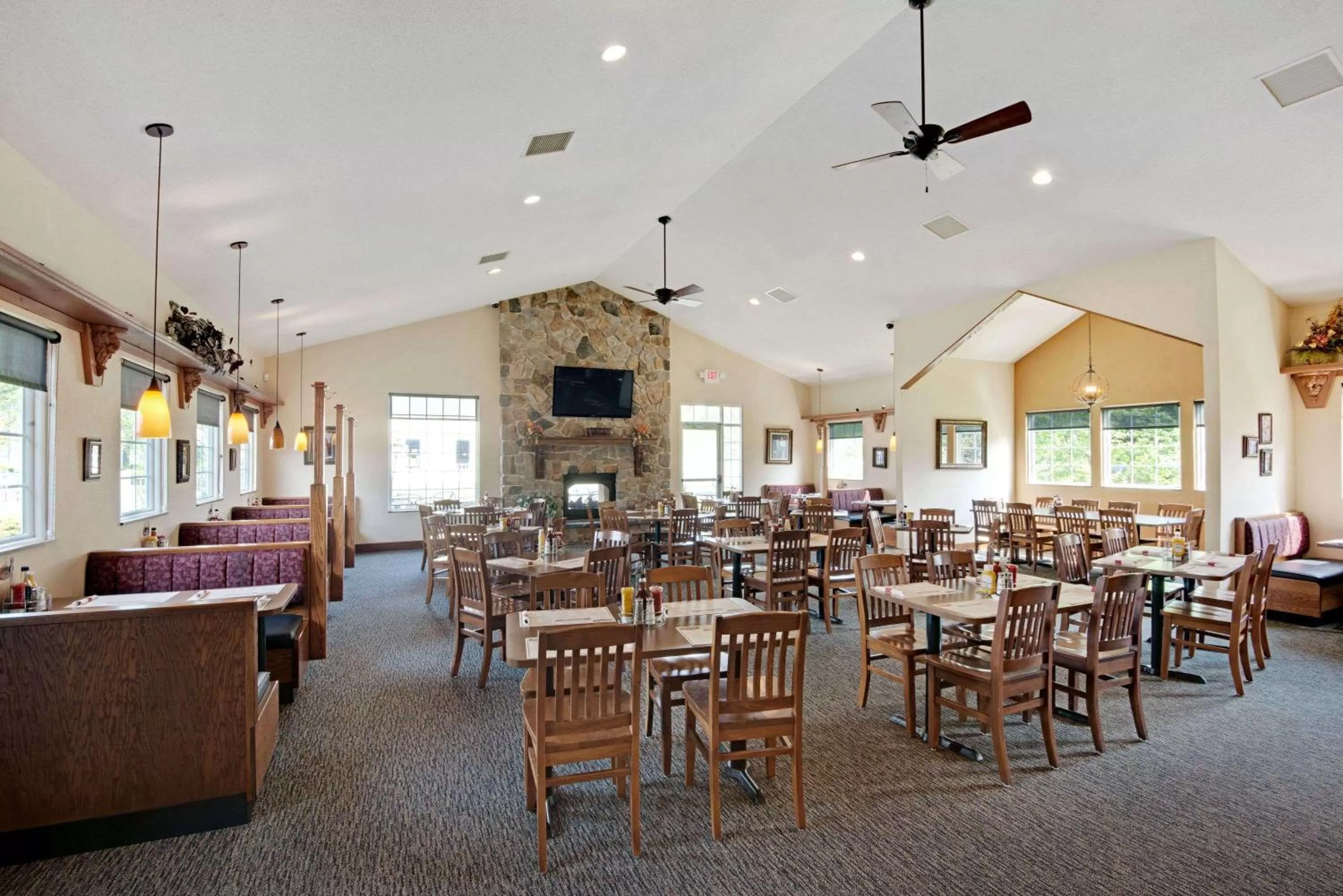 Restaurant/places to eat in Days Inn by Wyndham Lisbon