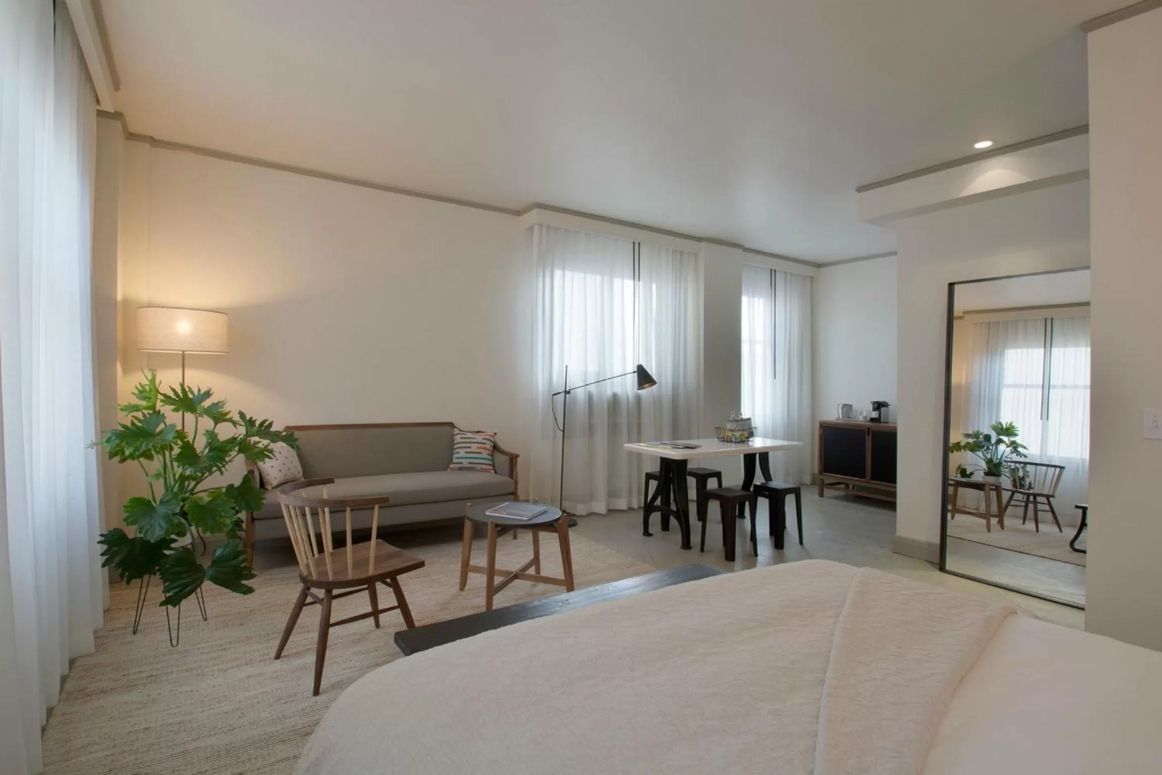 Seating area, Bed in Hotel G San Francisco