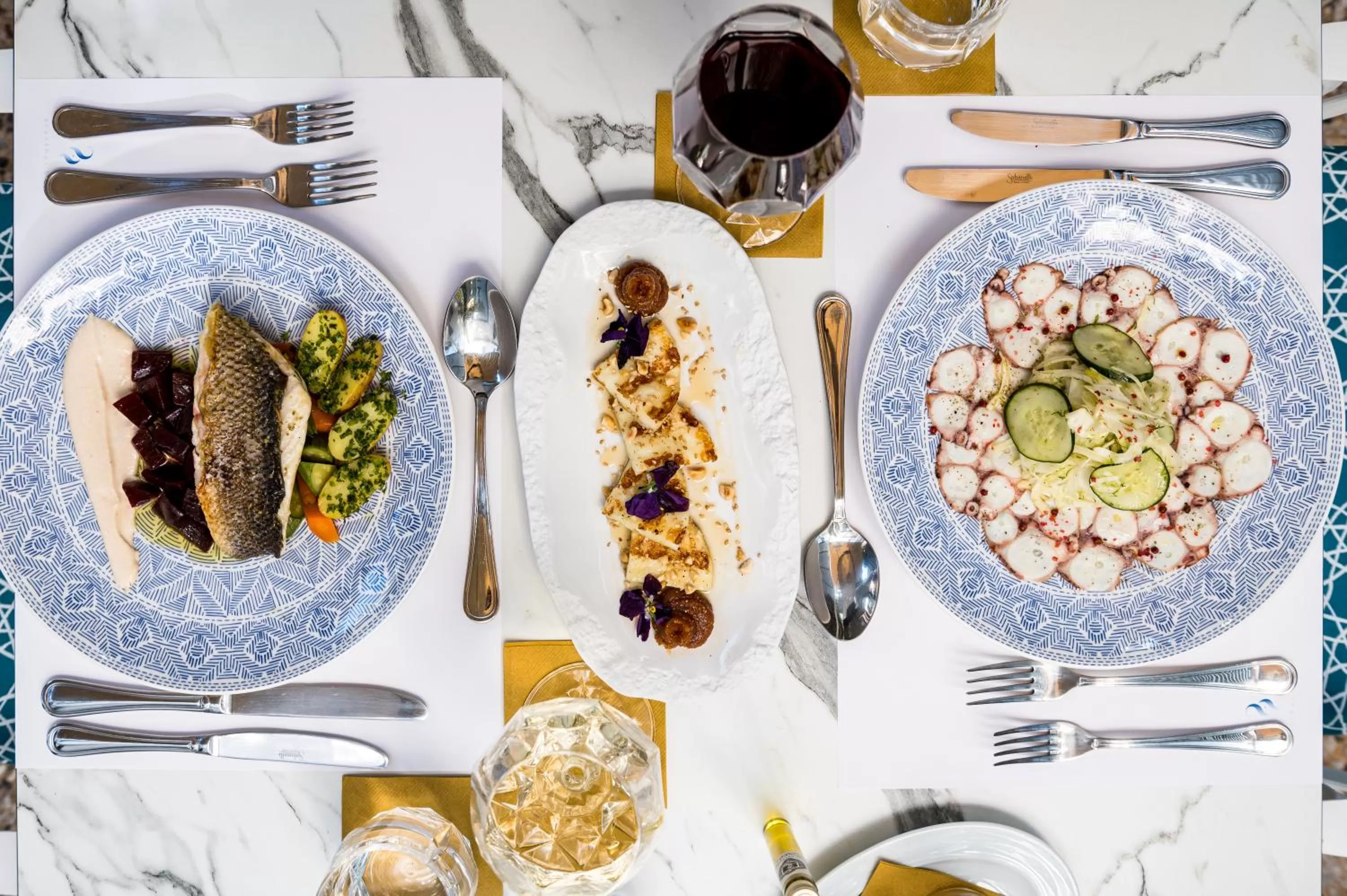 Restaurant/places to eat in Acanthus blue