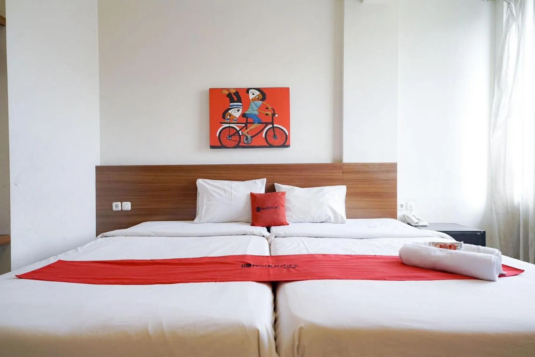 Bedroom, Bed in RedDoorz Near Braga Street