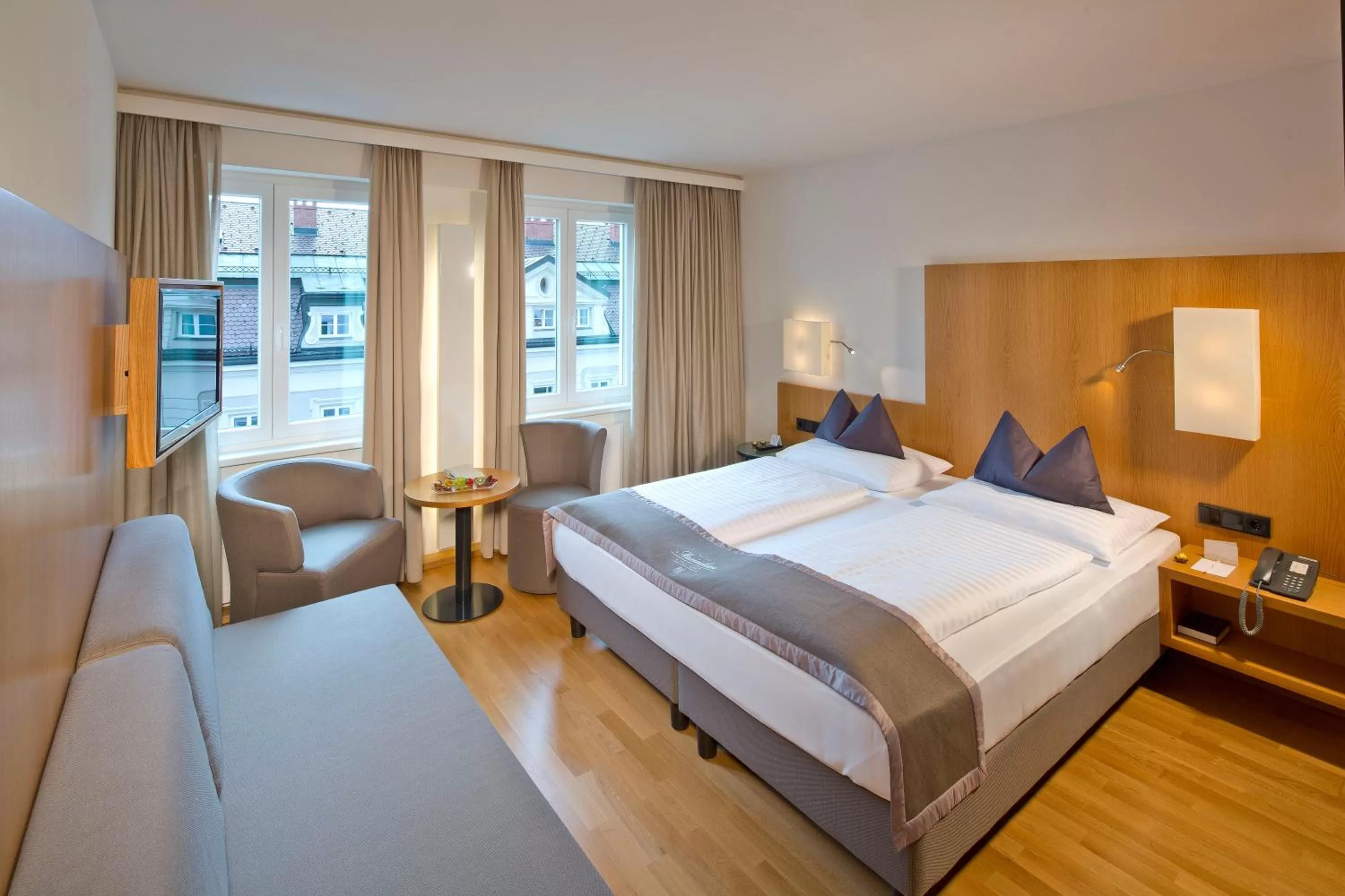 Photo of the whole room, Bed in Hotel Maximilian - Stadthaus Penz