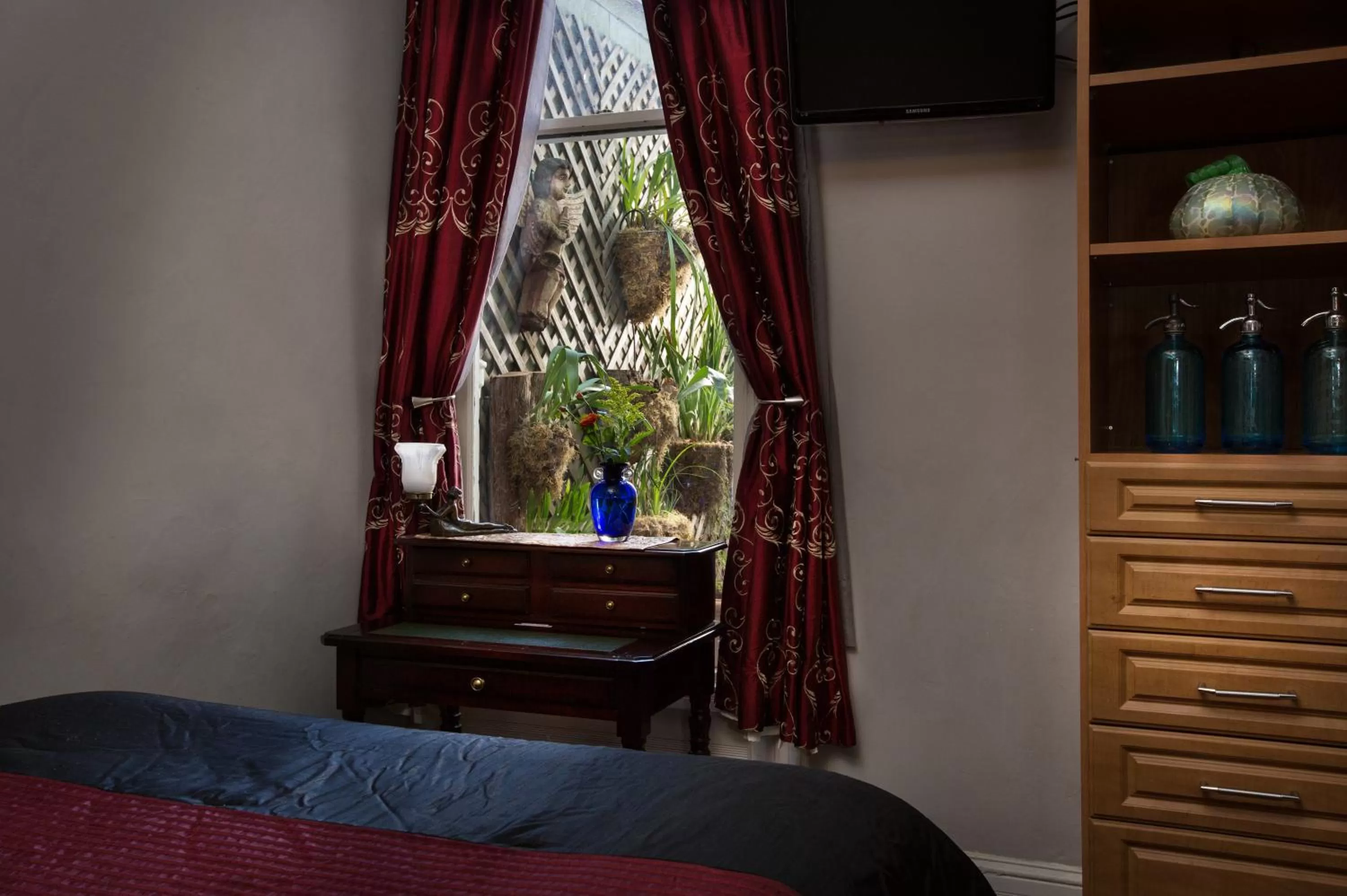 Bedroom, Bed in Noe's Nest Bed and Breakfast