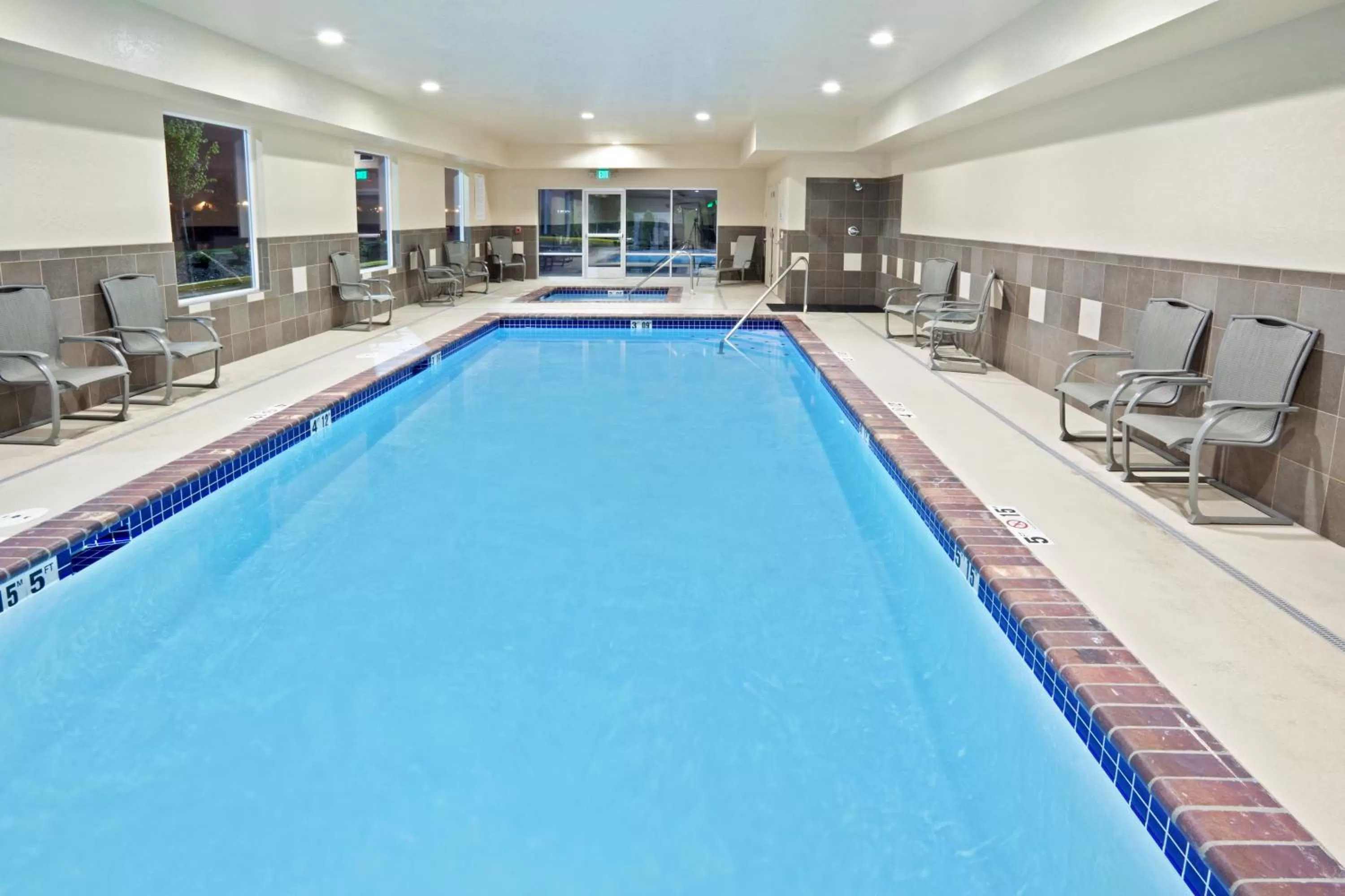 Swimming pool in Holiday Inn Express and Suites Sumner by IHG