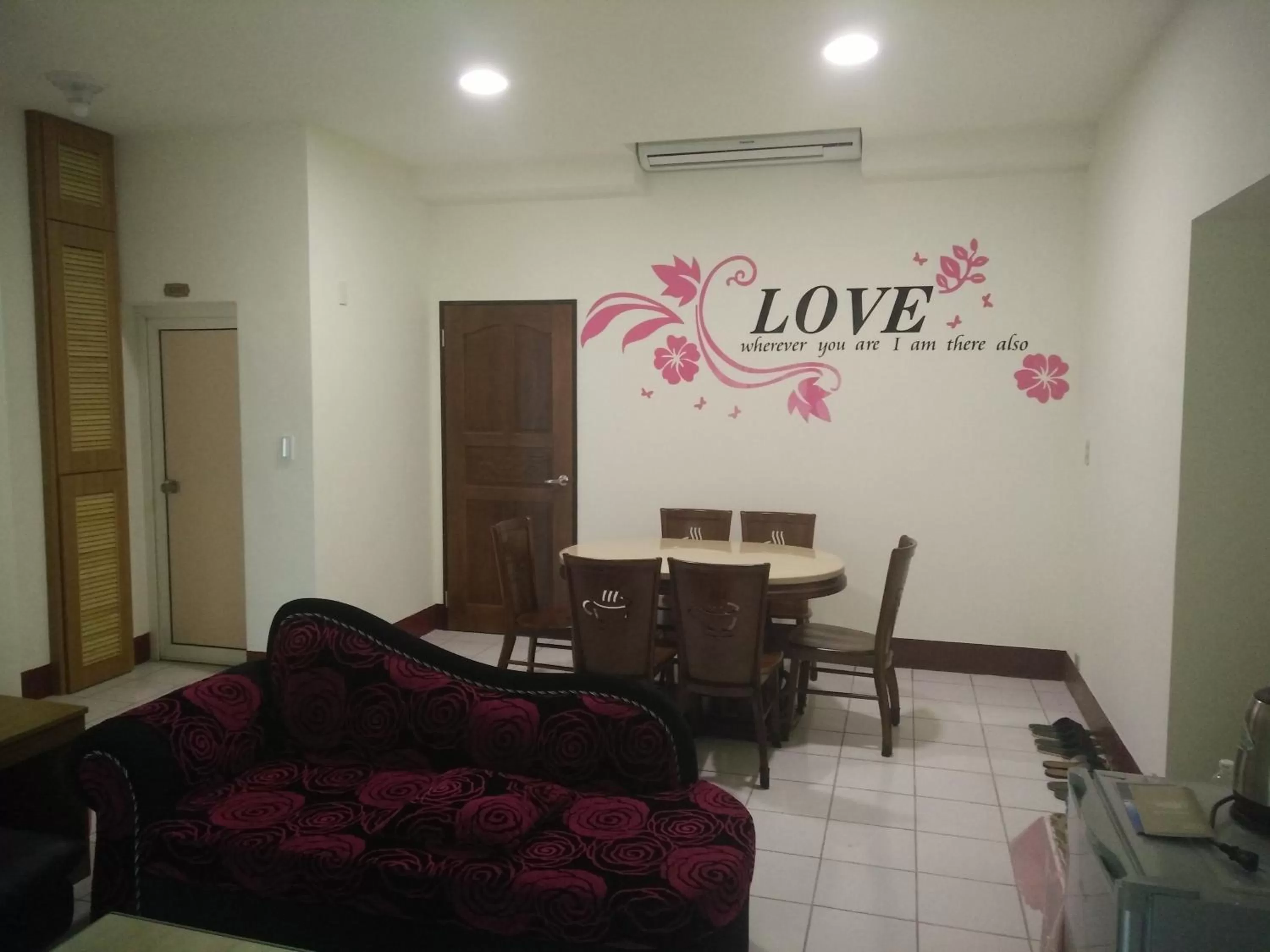 Restaurant/places to eat in Frank B&B