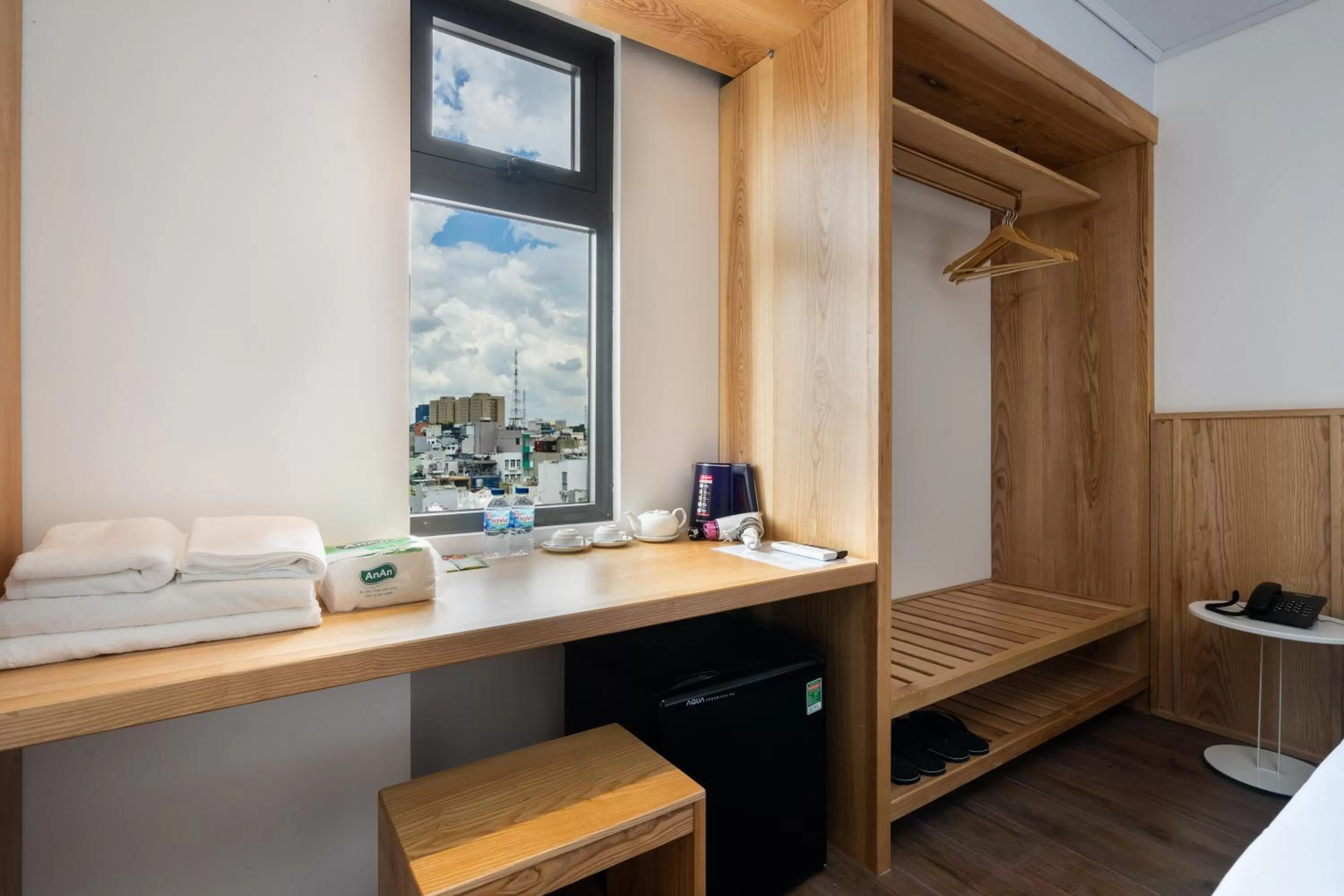 Photo of the whole room, Bed in Haven Hut Hotel