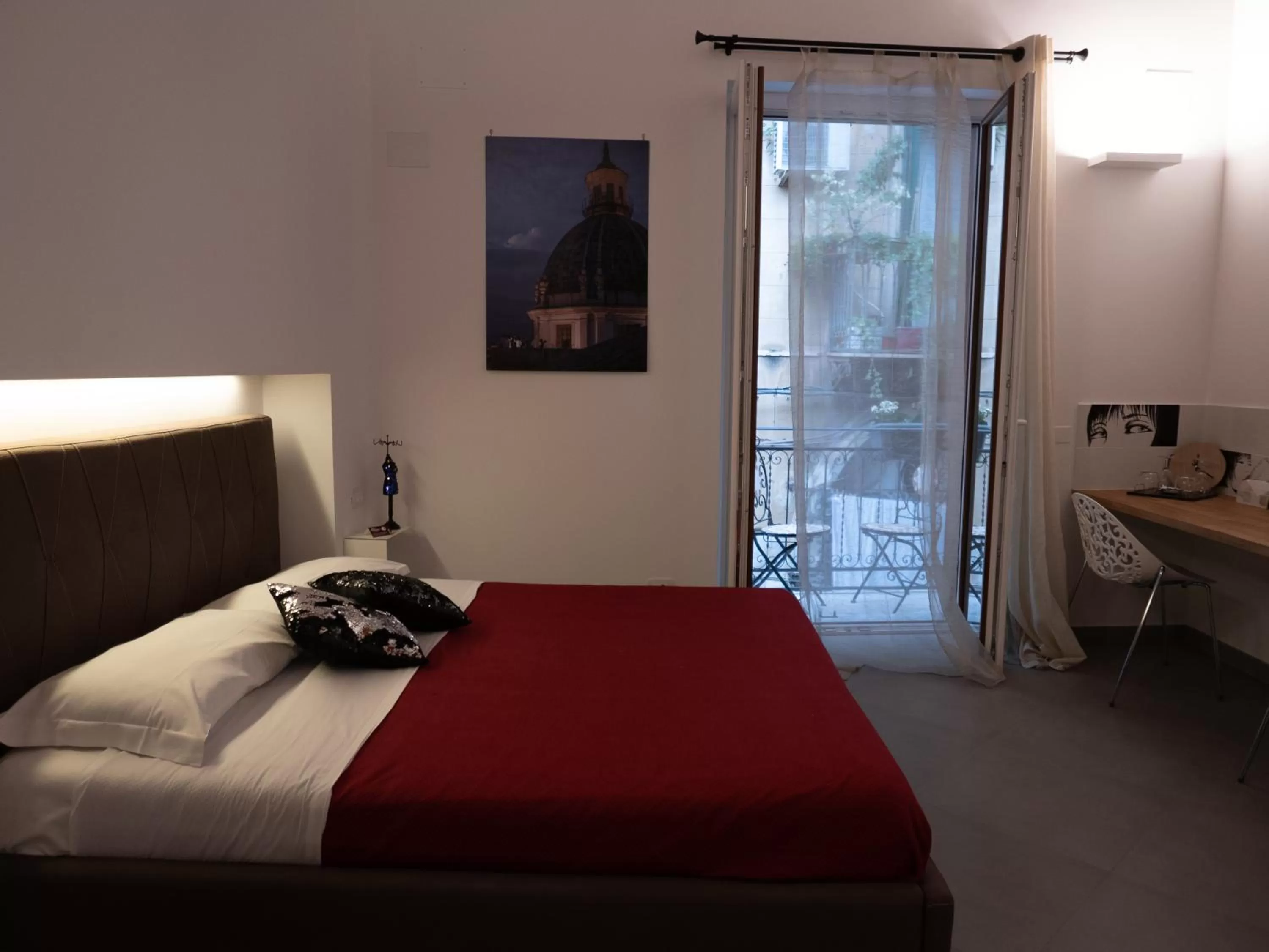 Bed in San Francesco Rooms and Apartment with Terrace in Palermo Locazione Turistica