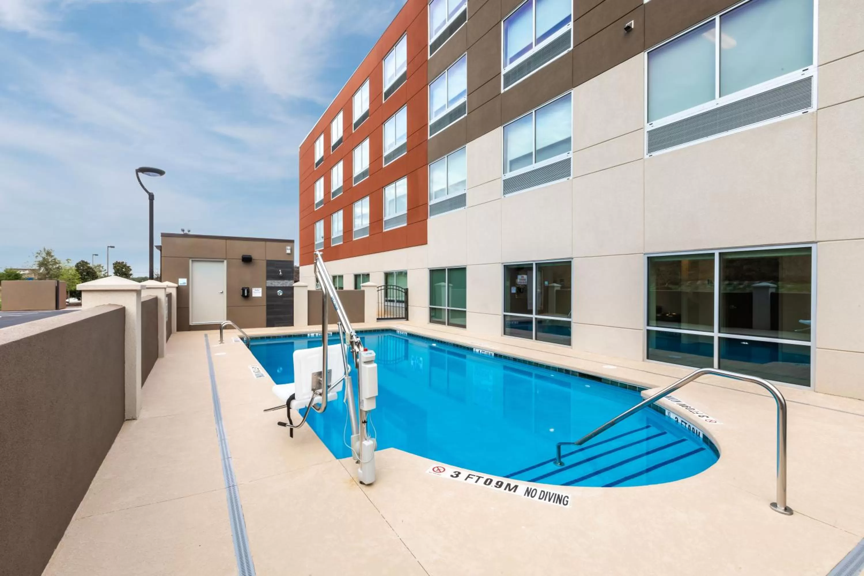Swimming pool in Holiday Inn Express & Suites - Greenville - Taylors by IHG