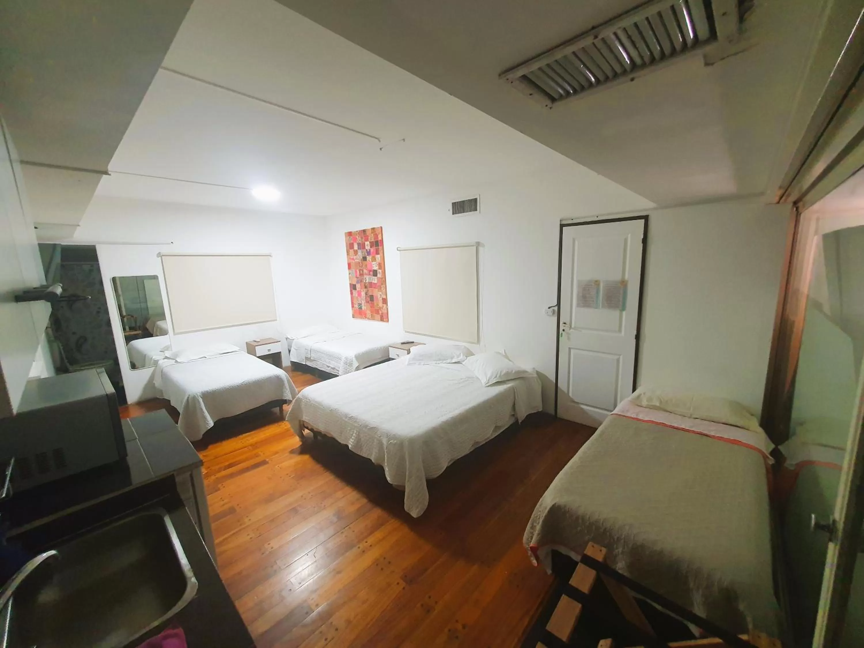 Bed in Habitaciones en Casa con piscina en Palermo Soho!