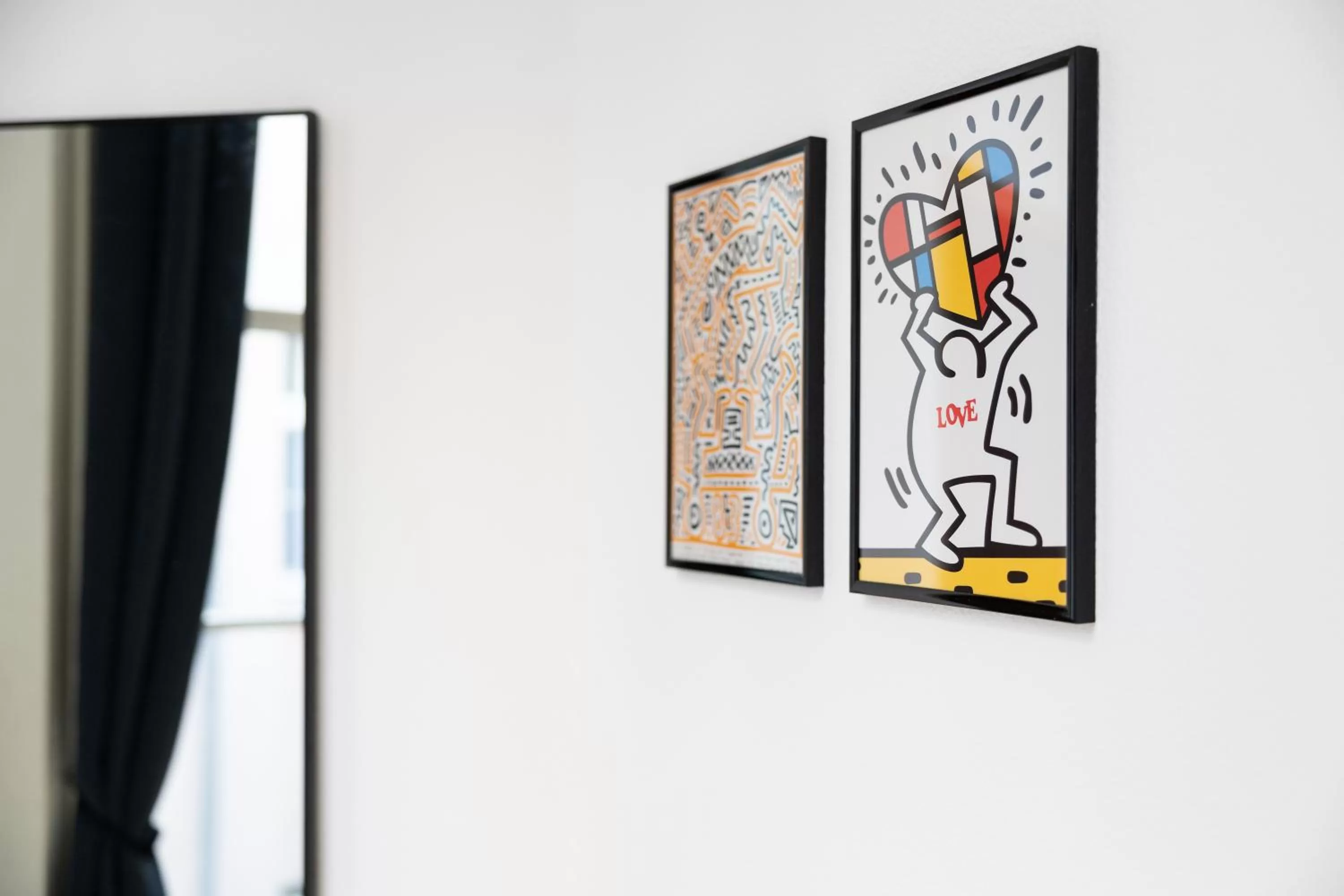 Decorative detail in Ko-Living Space an der Oper - Street Art Design Apartments