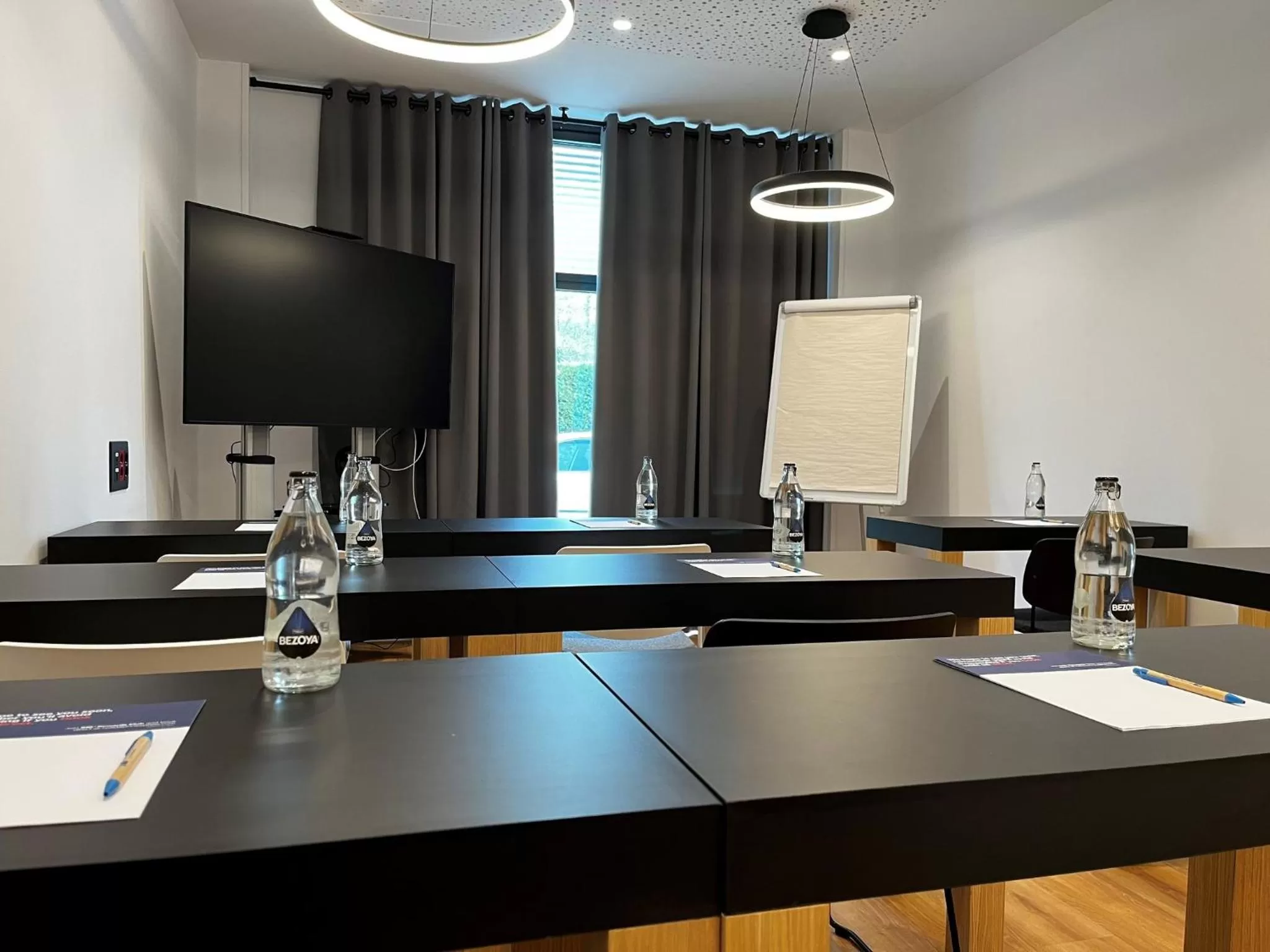 Meeting/conference room in Holiday Inn Express Bilbao Airport by IHG