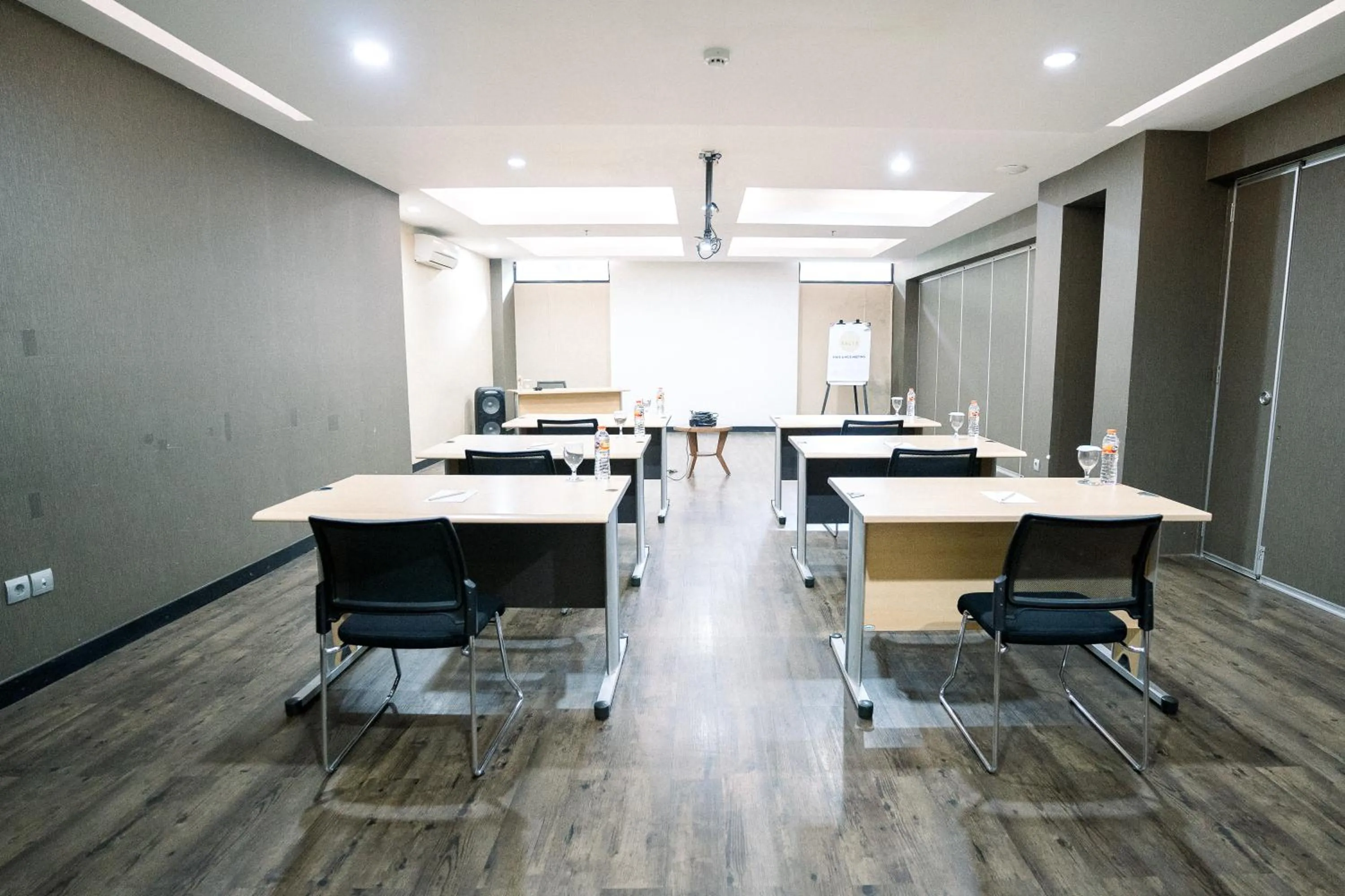 Meeting/conference room in Kalya Hotel Bandung Dago