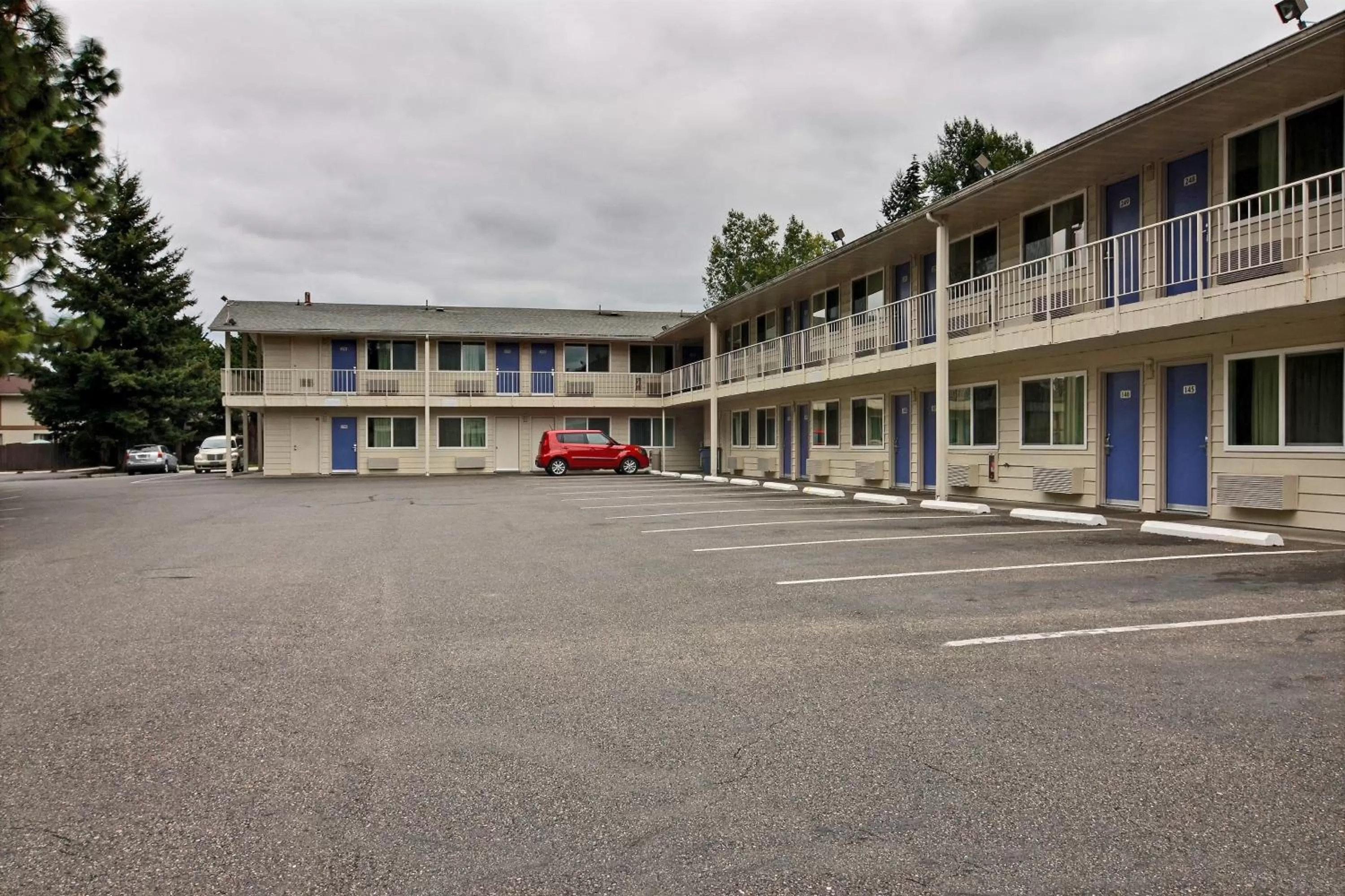 Facade/entrance in Motel 6-Tumwater, WA - Olympia