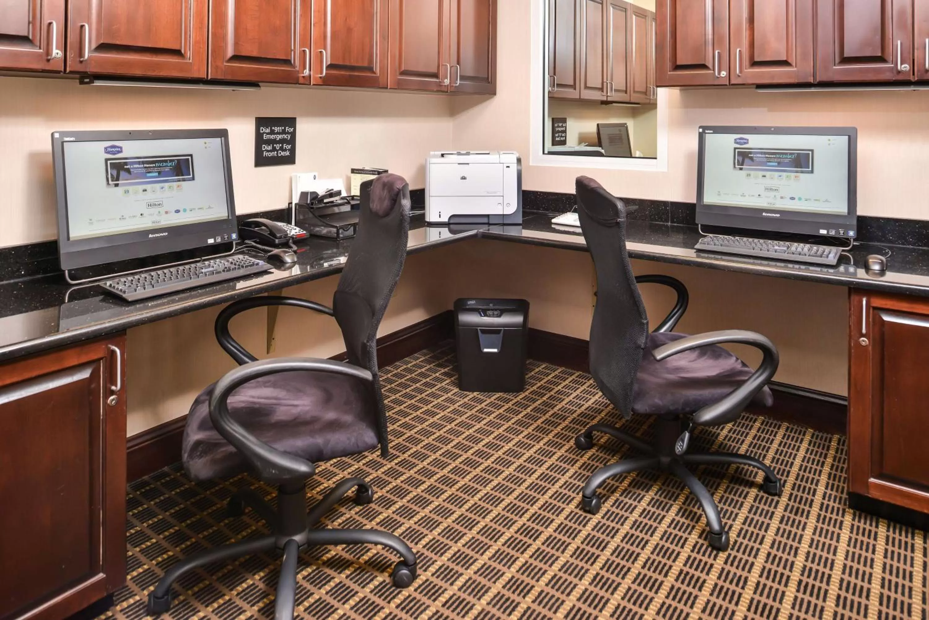 Business facilities in Hampton Inn Statesville