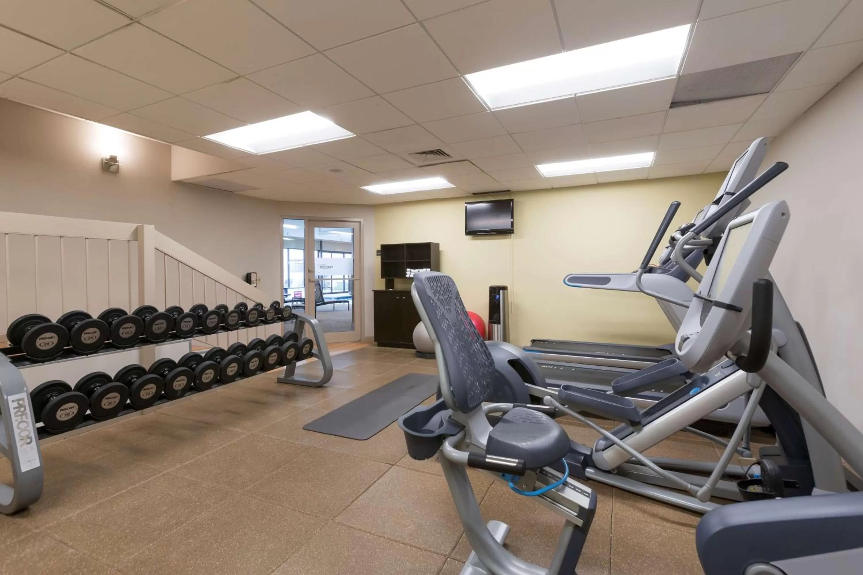 Fitness centre/facilities in DoubleTree Suites by Hilton Nashville Airport