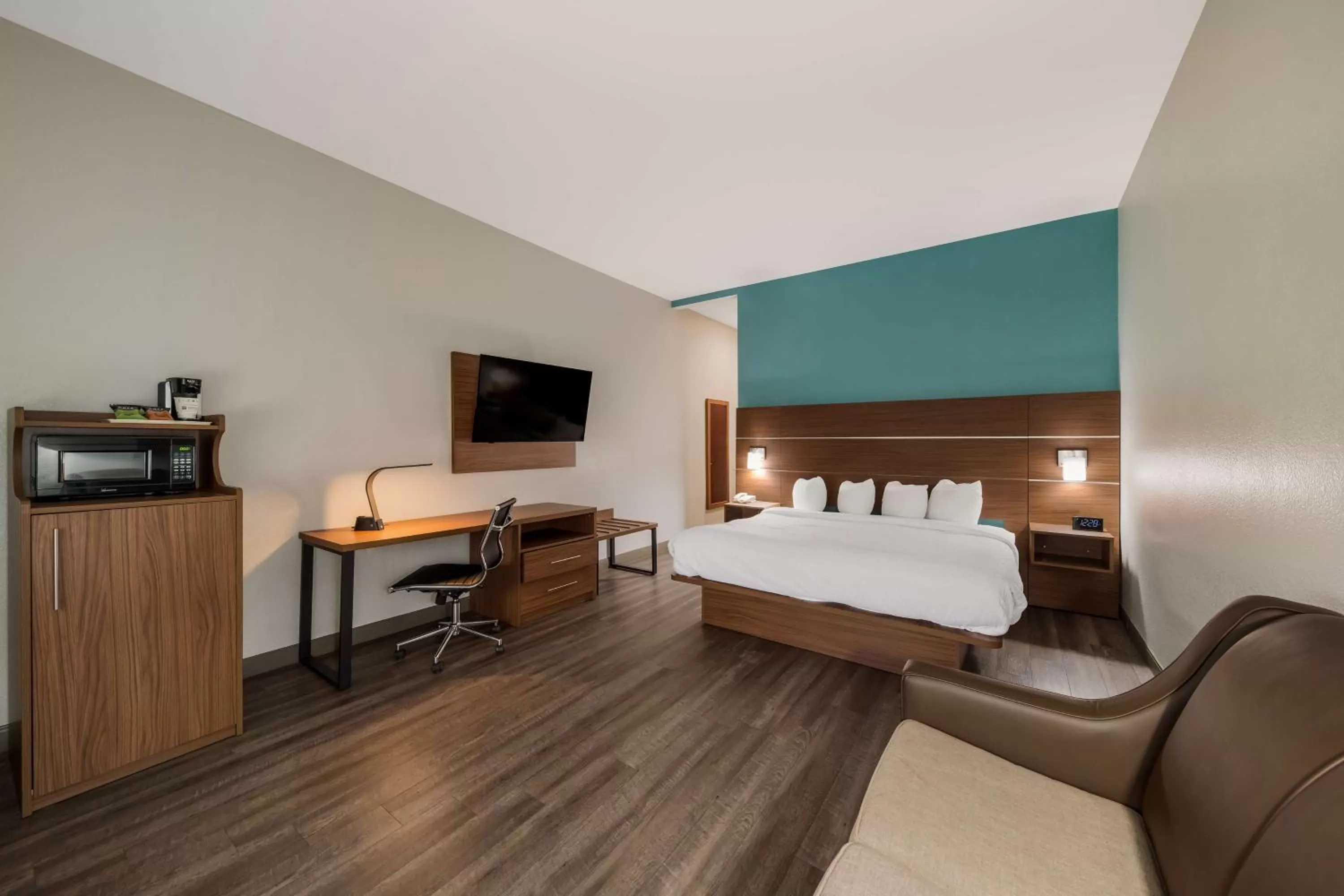 Bedroom, Bed in Best Western Bowie Inn & Suites