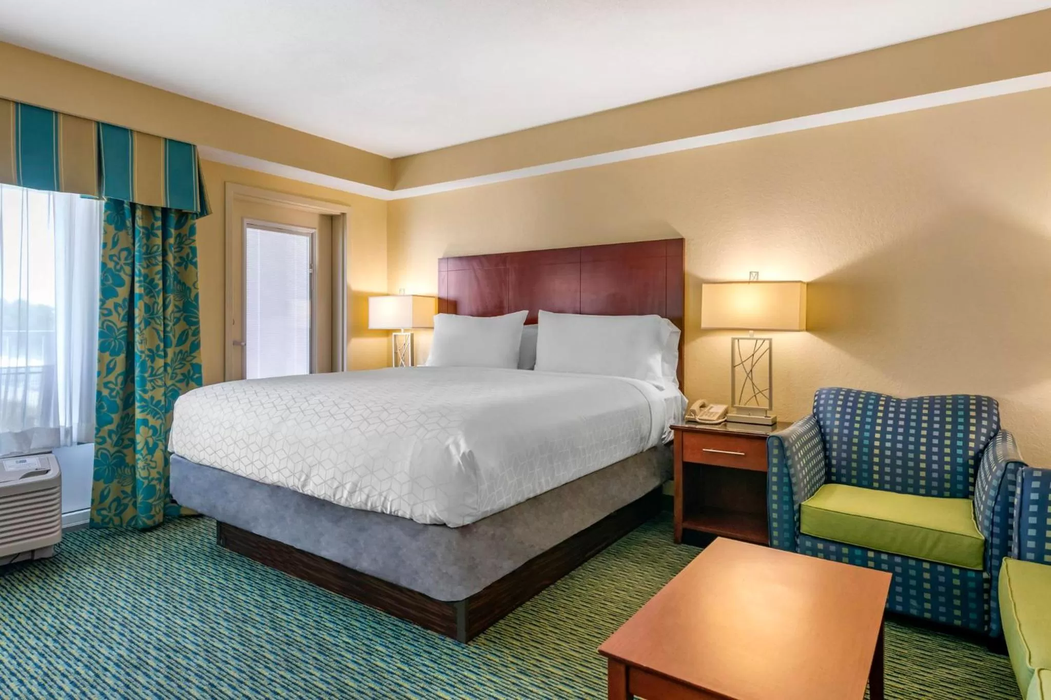 Photo of the whole room, Bed in Holiday Inn Resort Orlando - Lake Buena Vista by IHG