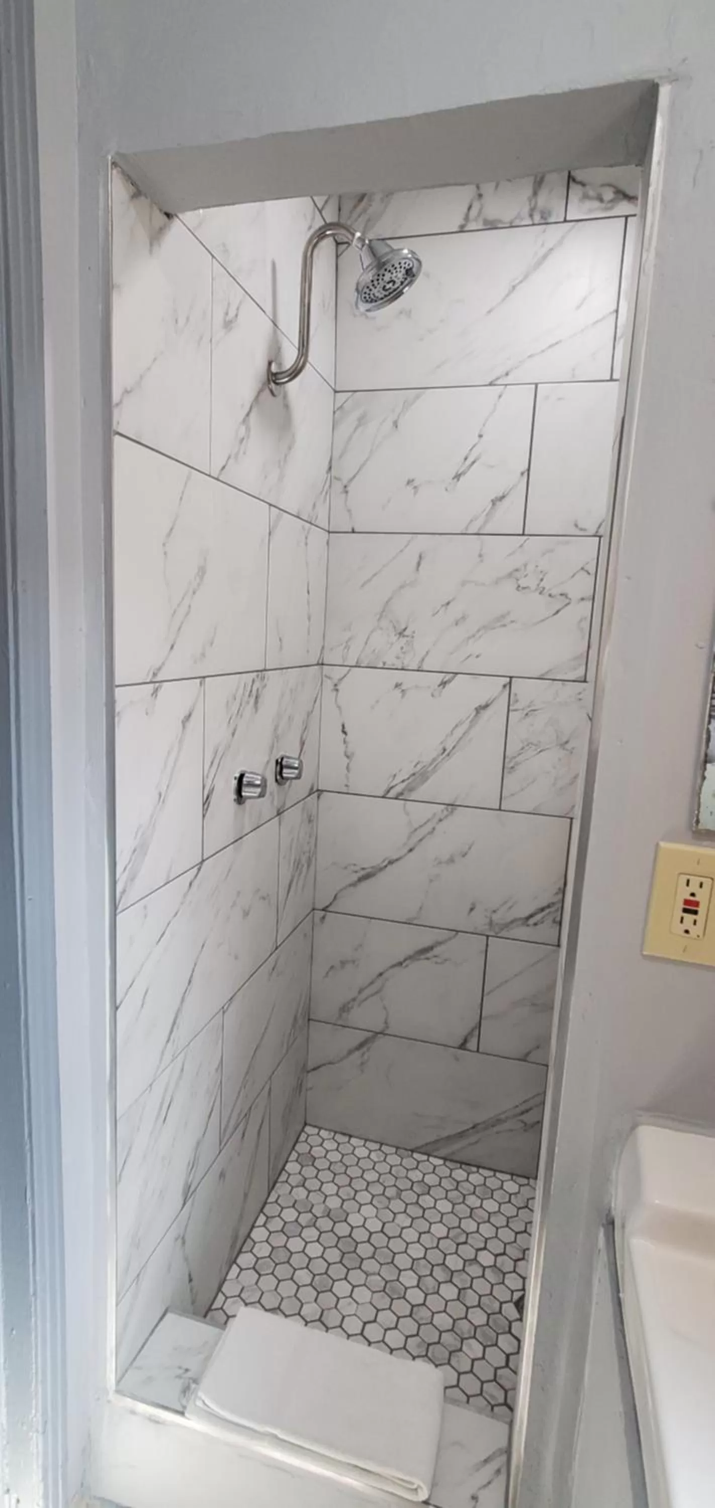 Shower in Travelers Inn