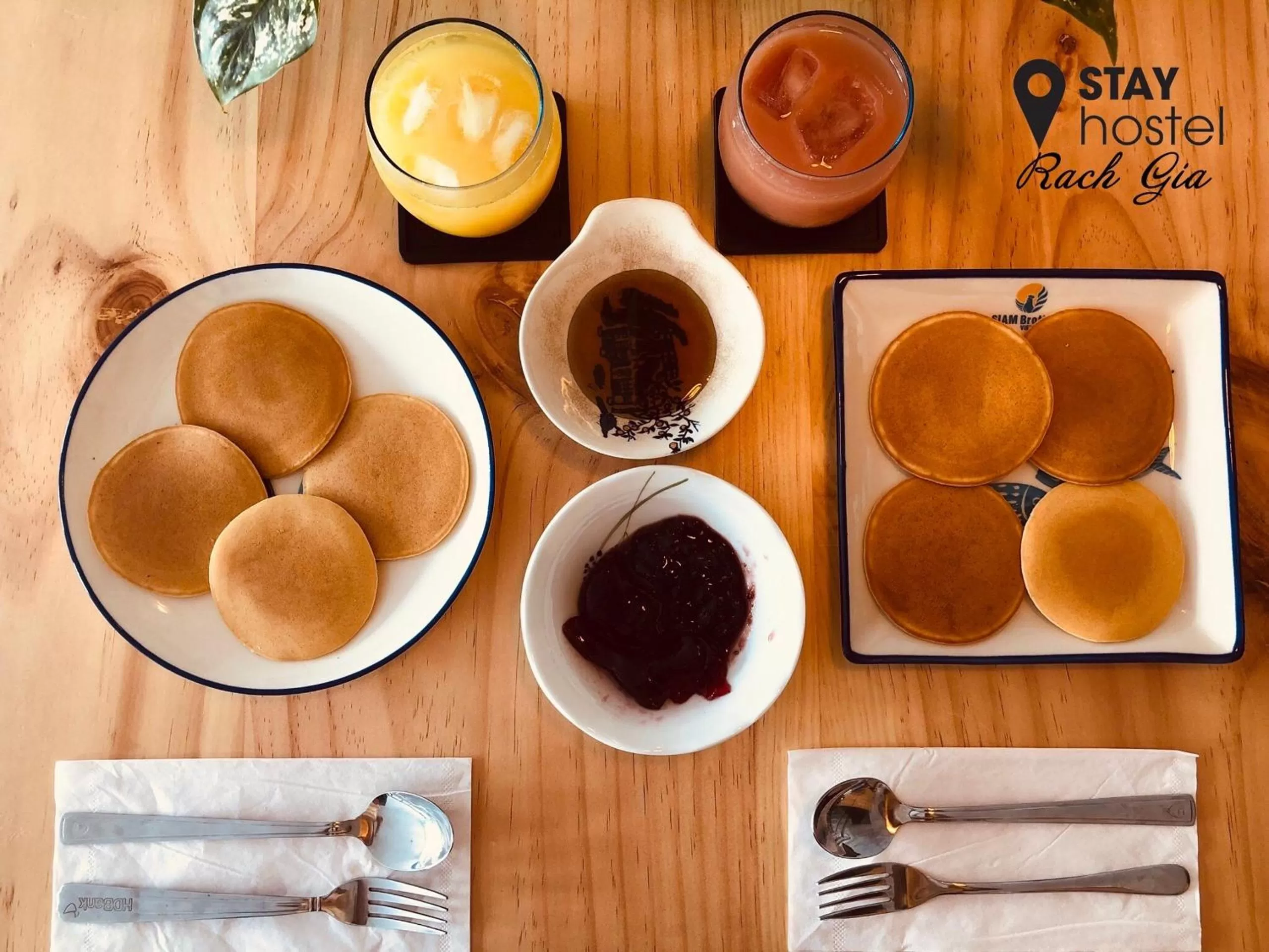 Food and drinks in STAY hostel 2 - 350m from the ferry