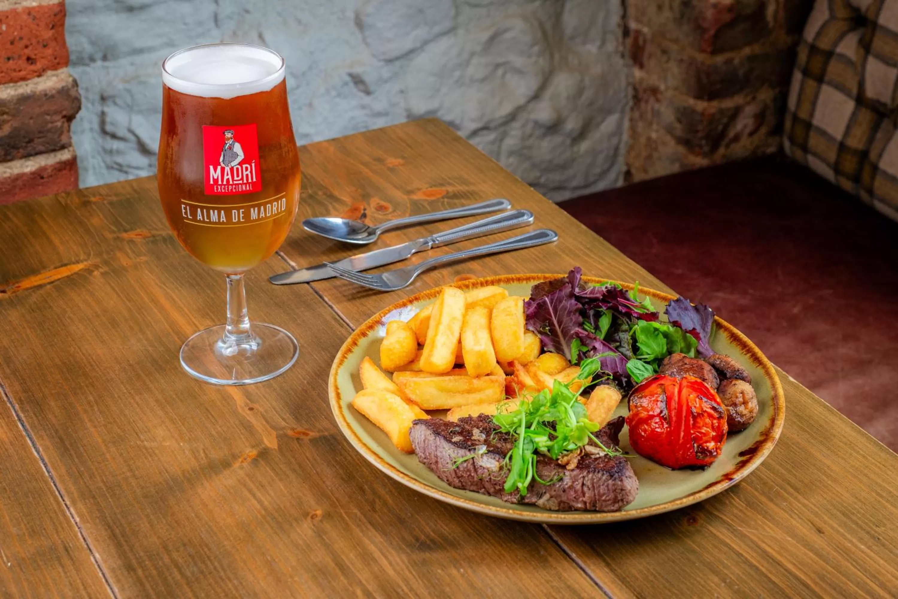 Food and drinks in The George Hotel