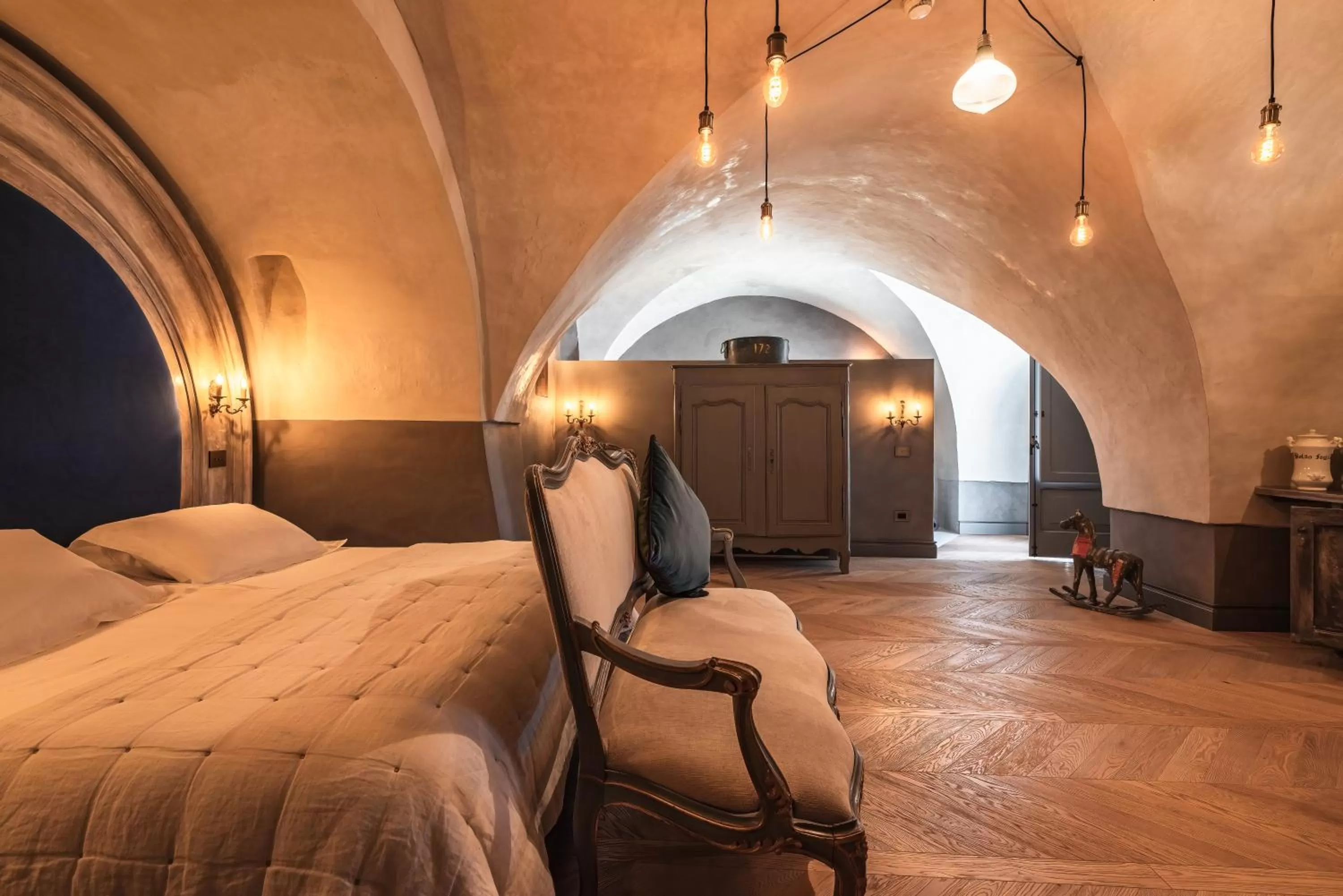 Bathroom, Bed in Paragon 700 Boutique Hotel & SPA