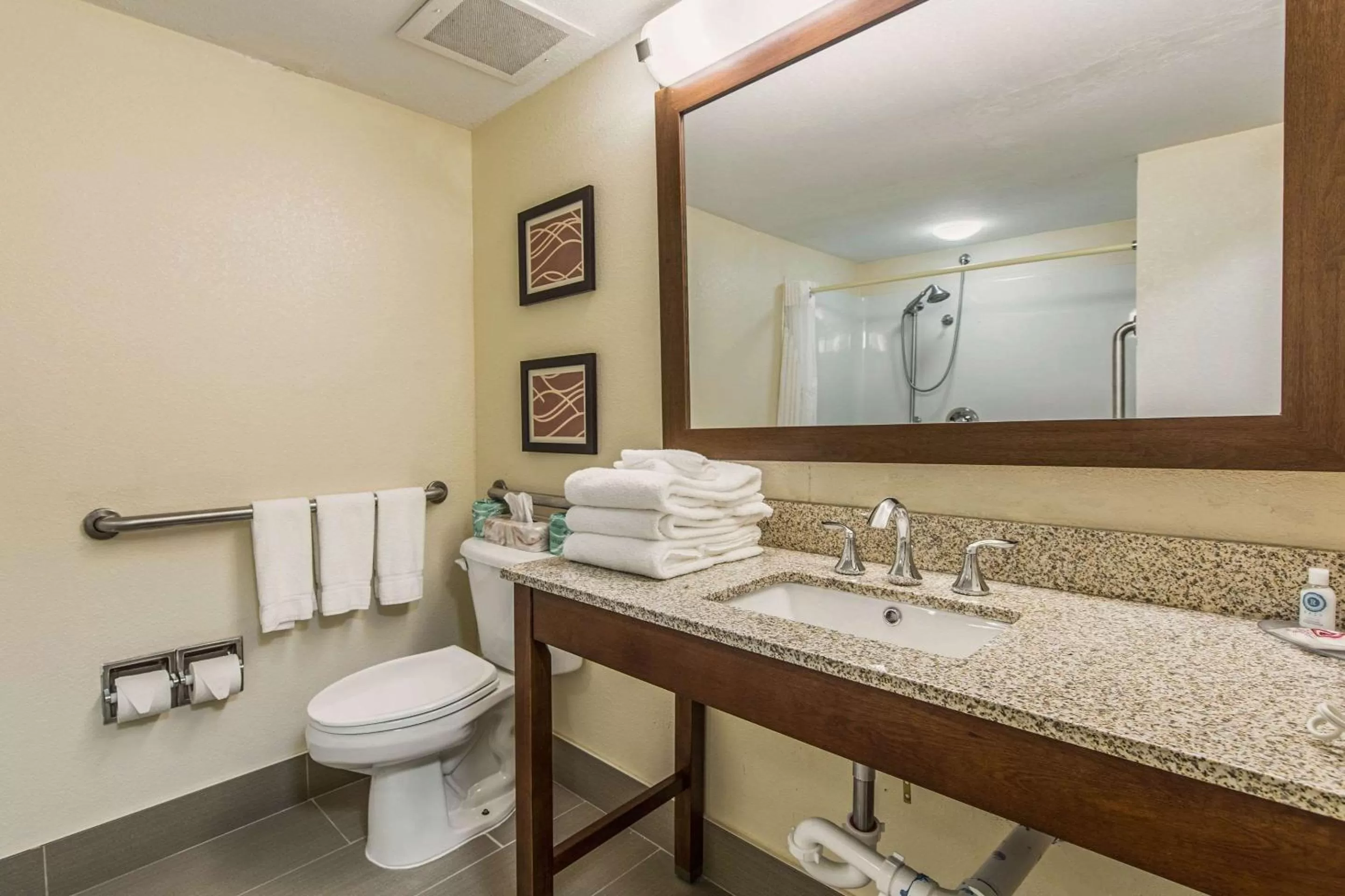 Photo of the whole room in Comfort Inn & Suites Greenwood near University