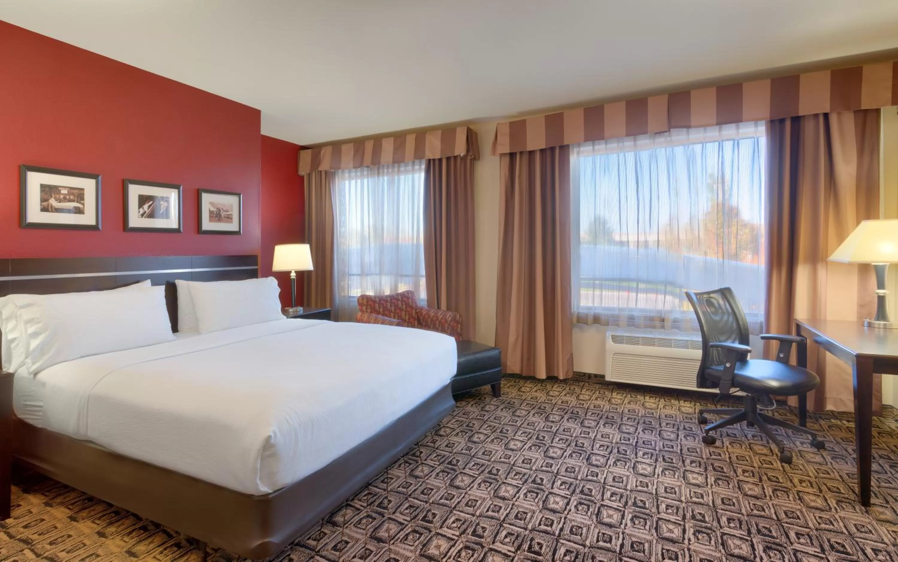 Photo of the whole room, Bed in Holiday Inn & Suites Salt Lake City - Airport West by IHG
