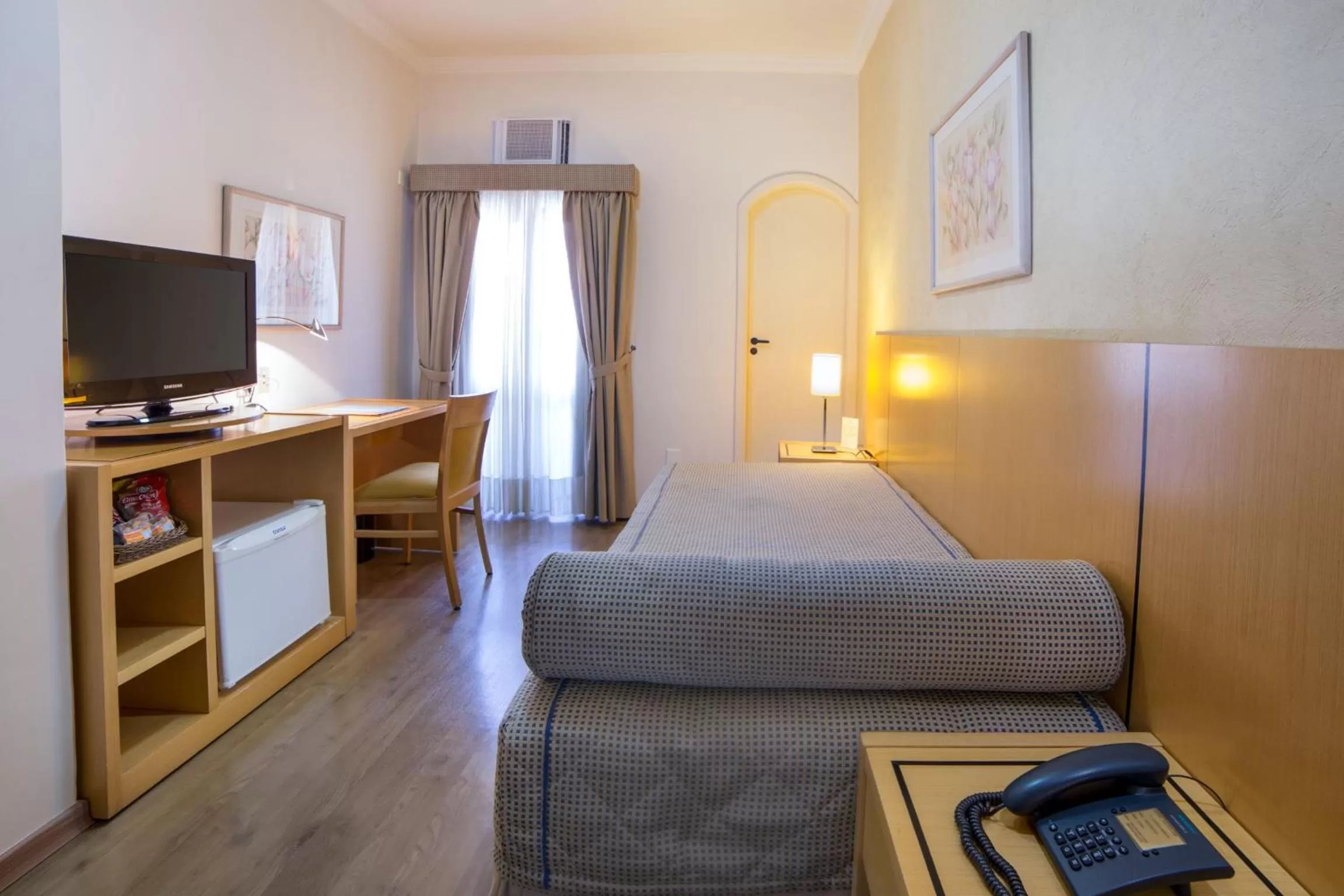 Bedroom, Room Photo in Cardum Hotel