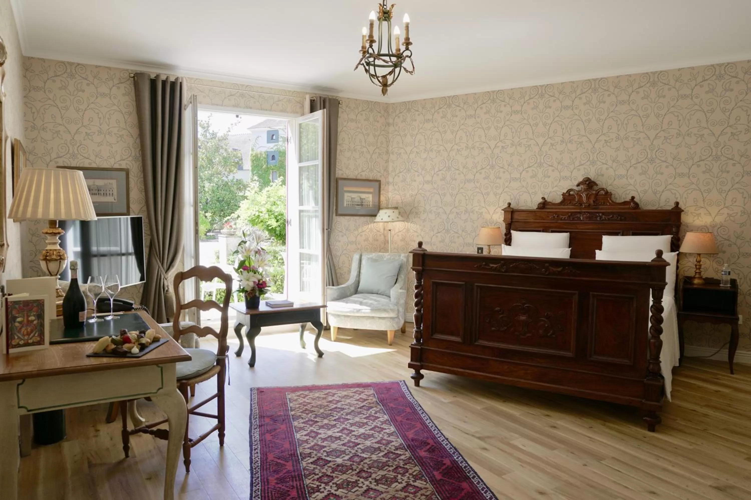 Photo of the whole room, Bed in Le Manoir de Gressy