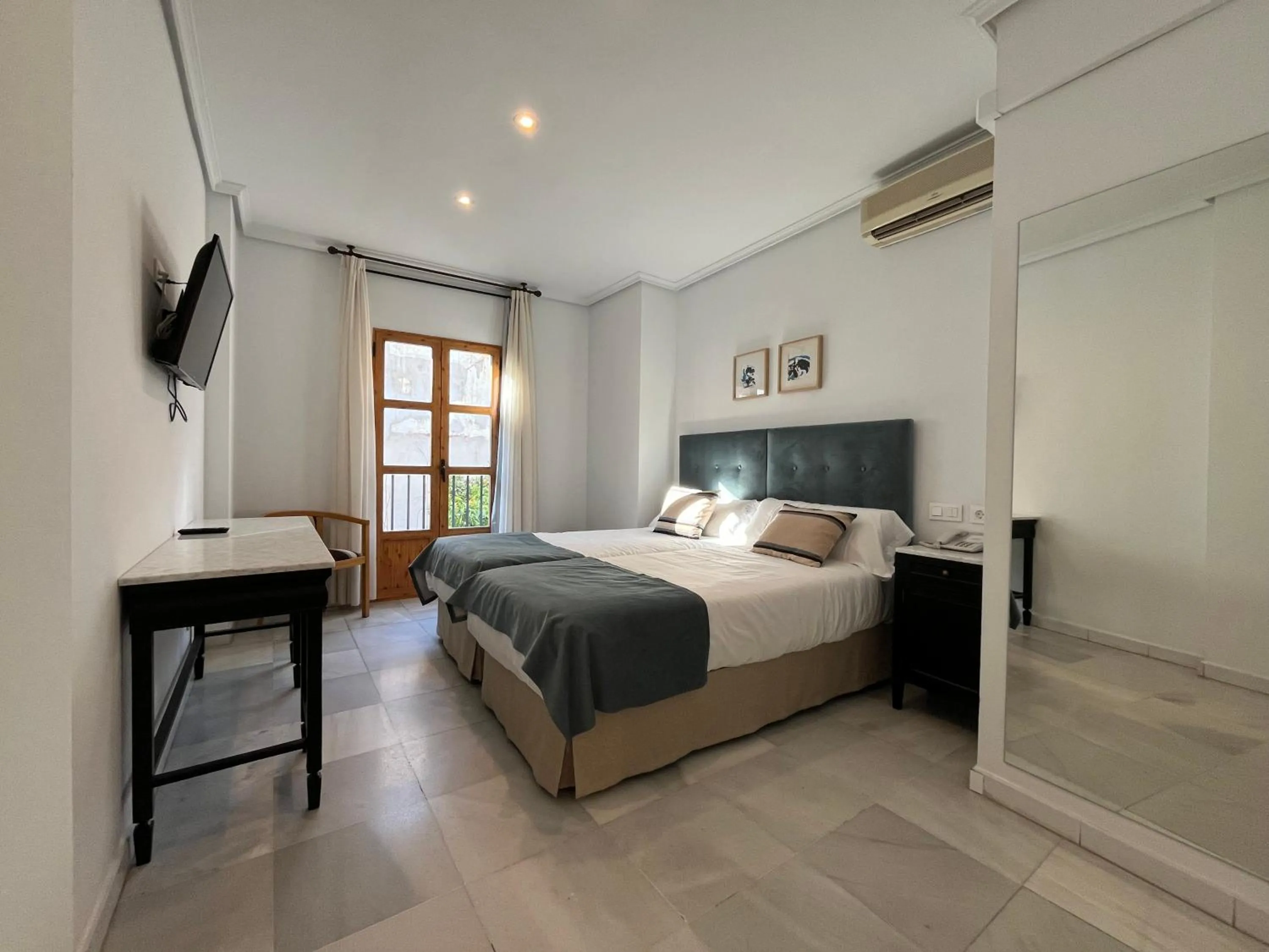 Bed in Hotel Maestre