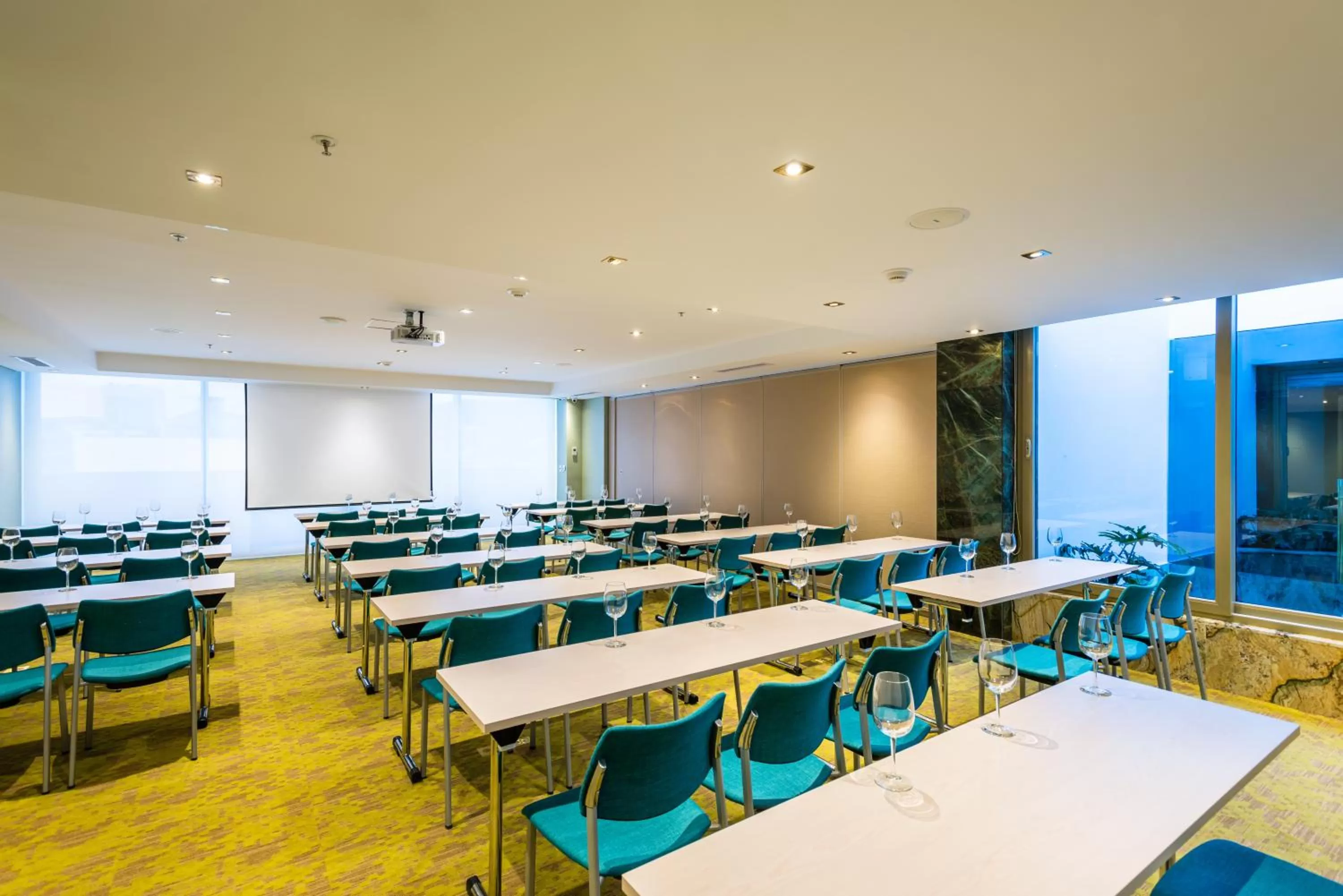 Business facilities in Hotel El Dorado Bogota