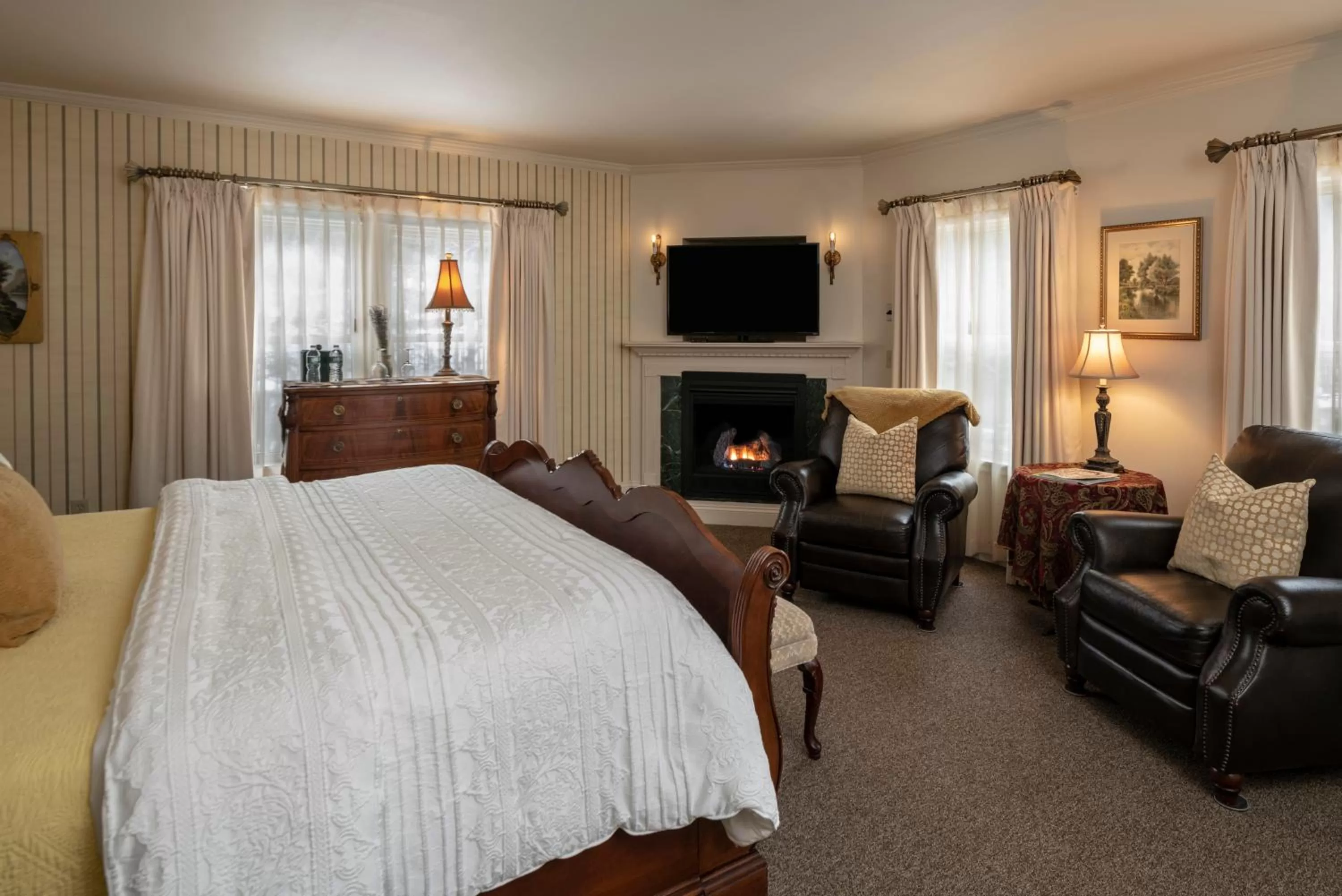 Photo of the whole room, Bed in The Inn at Thorn Hill