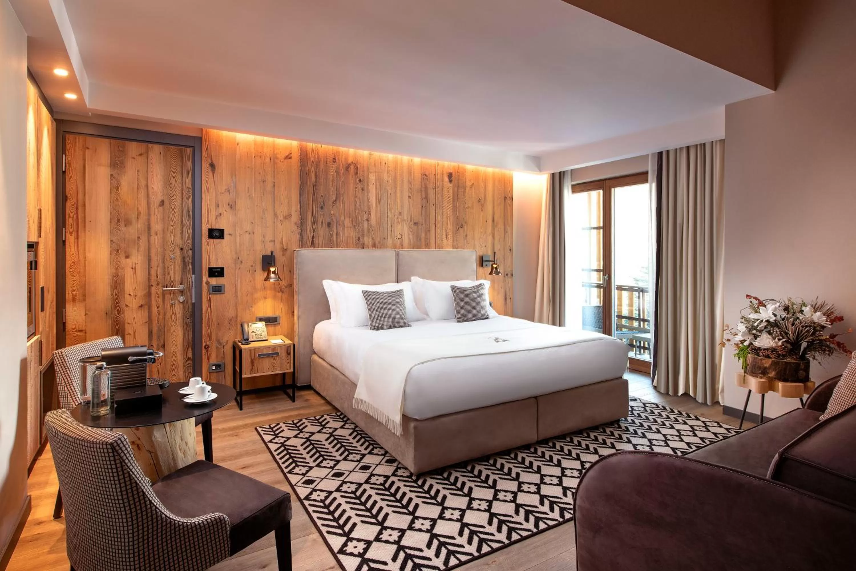 Photo of the whole room, Bed in Le Massif Hotel & Lodge Courmayeur The Leading Hotels of the World