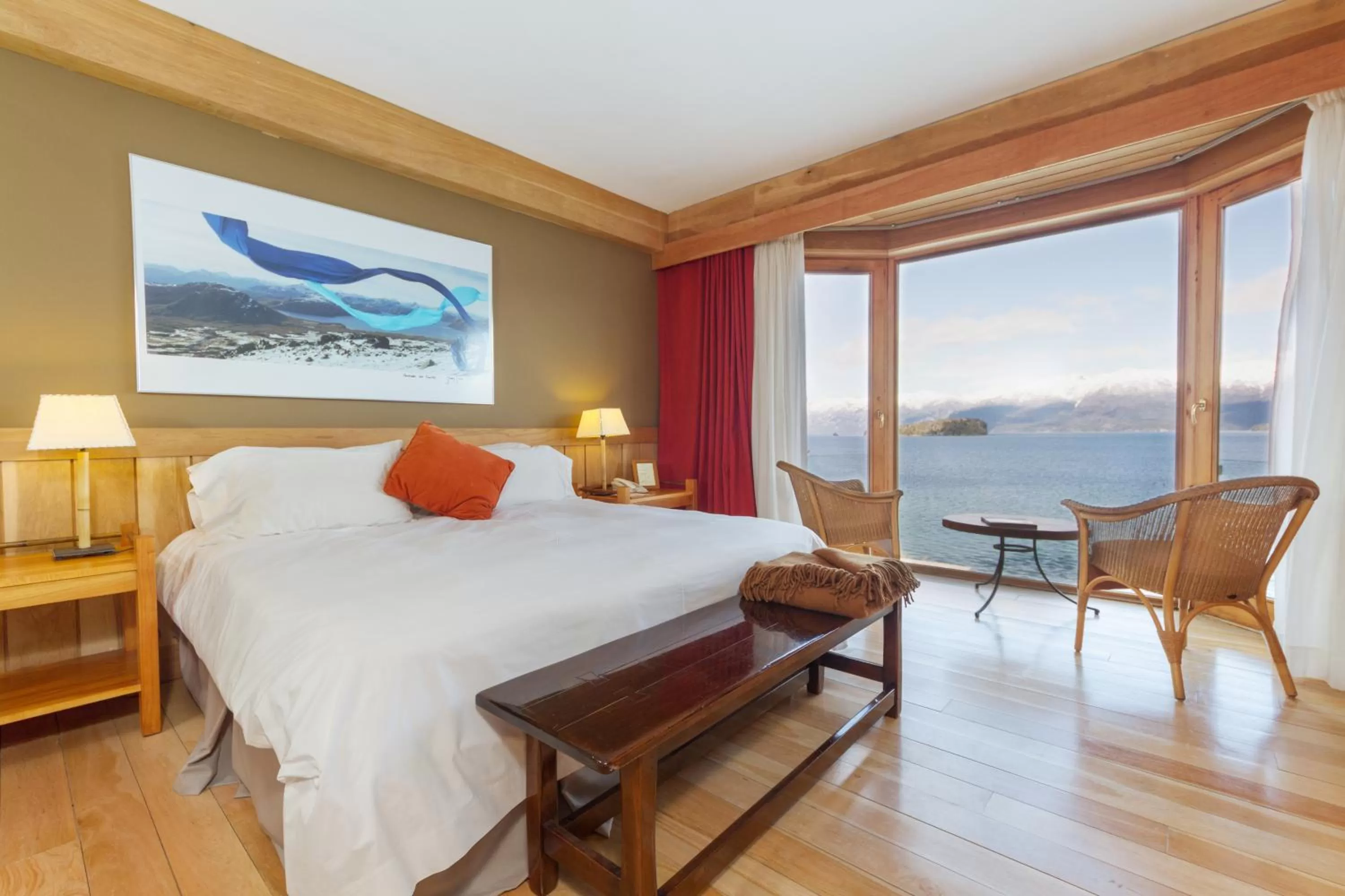 View (from property/room), Bed in Correntoso Lake & River Hotel