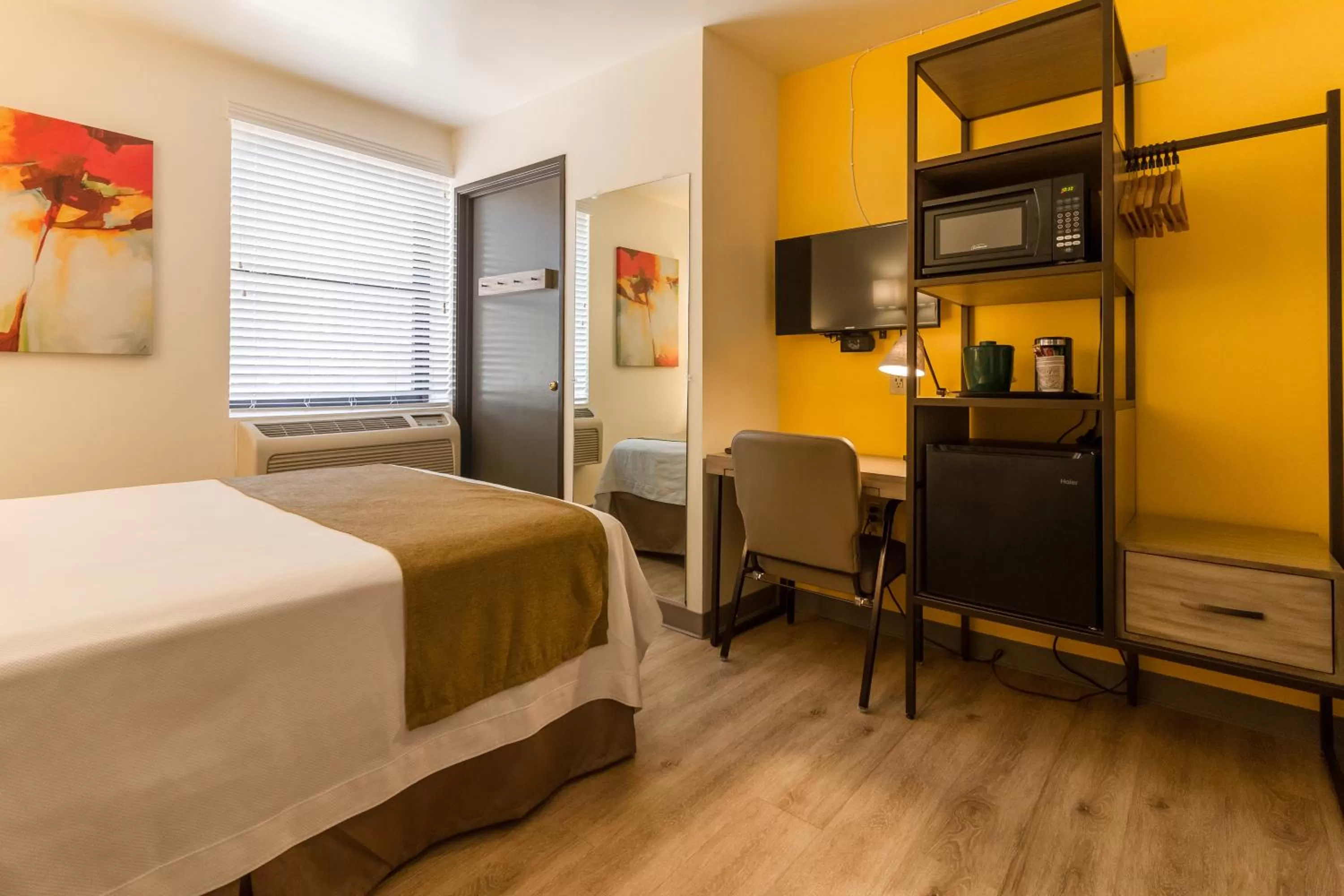 Photo of the whole room, Bed in Kawada Hotel