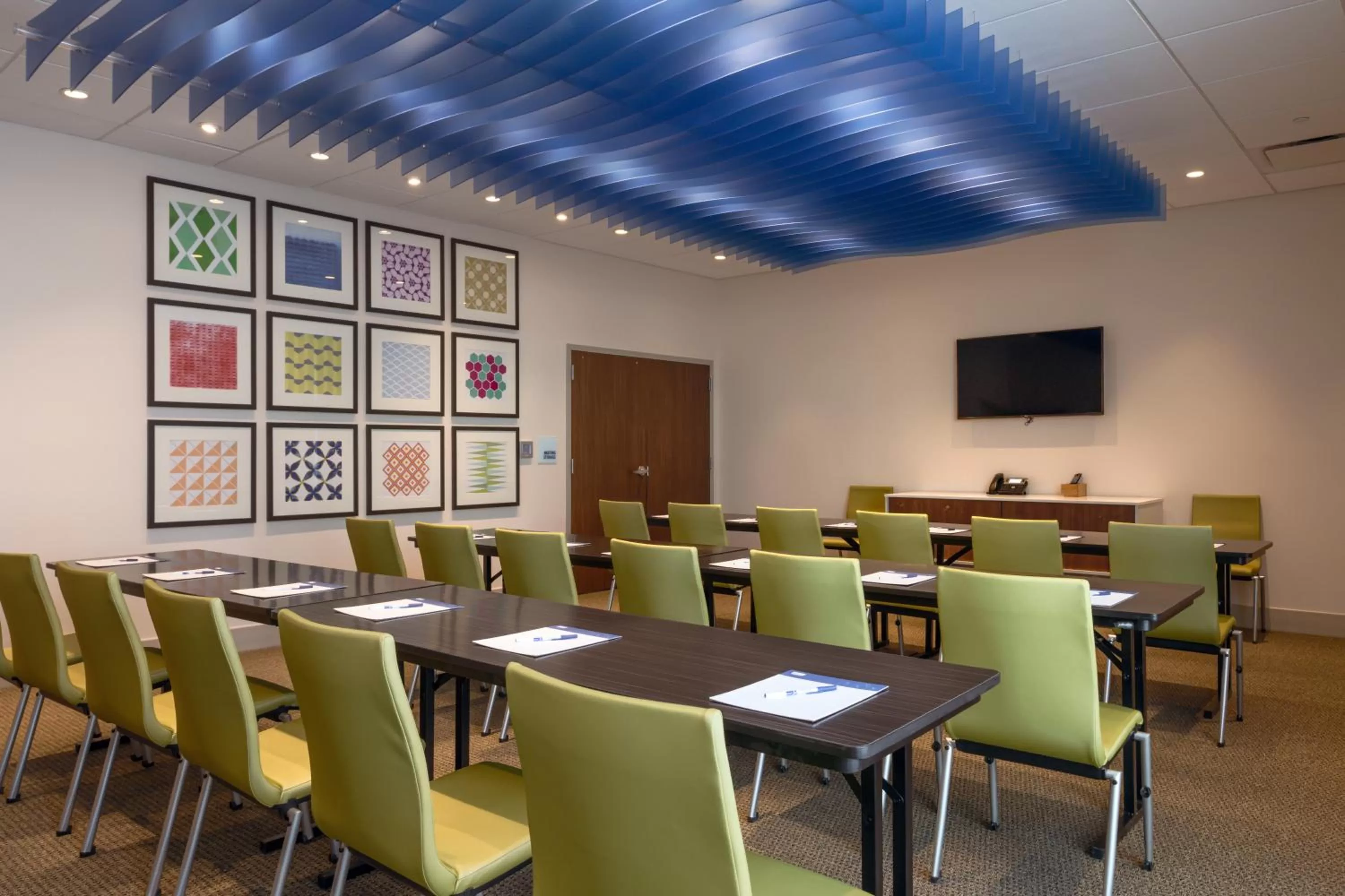 Meeting/conference room in Holiday Inn Express & Suites - Tulsa Downtown - Arts District by IHG