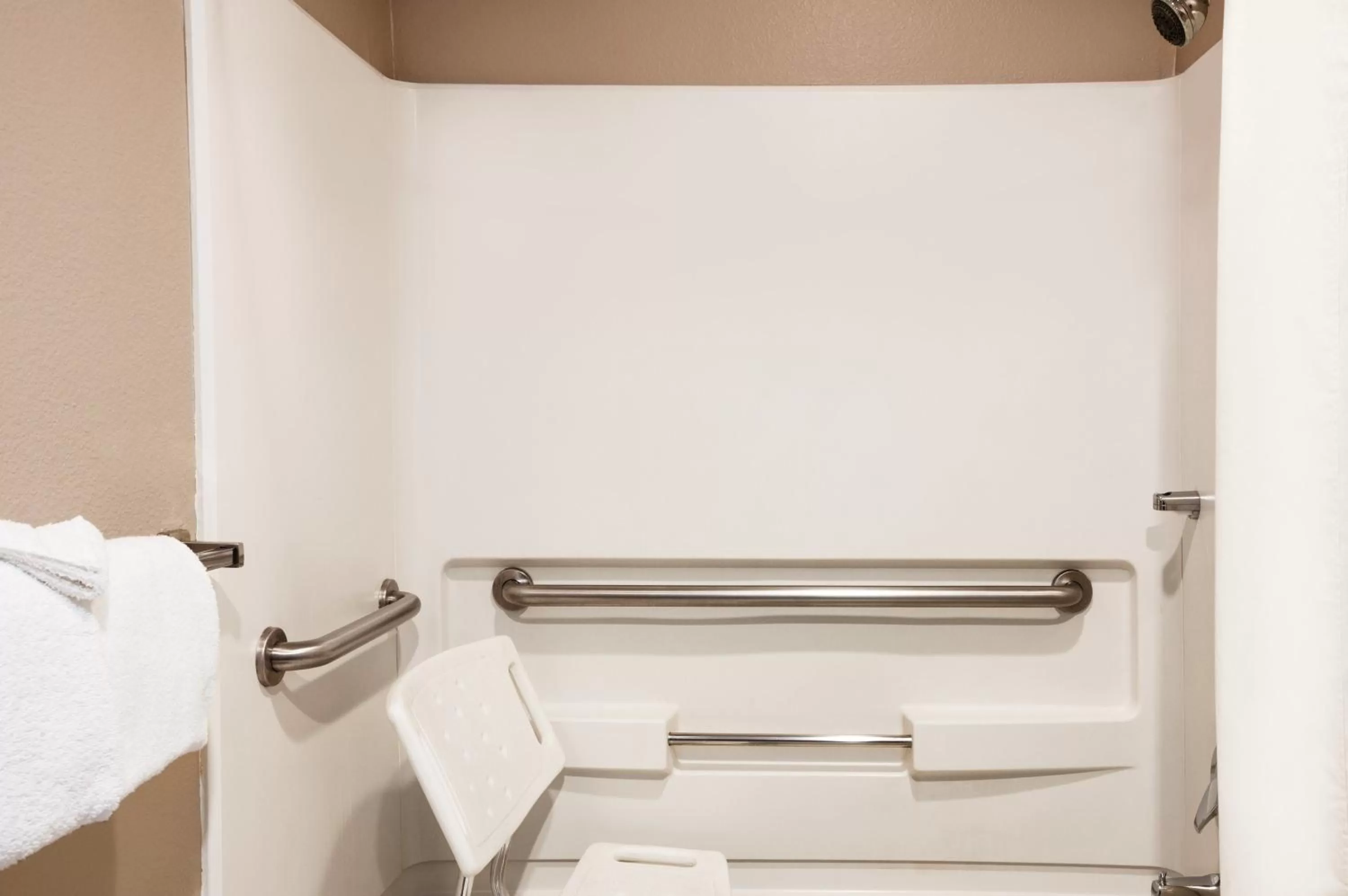 Bathroom, Bed in Super 8 by Wyndham Durango