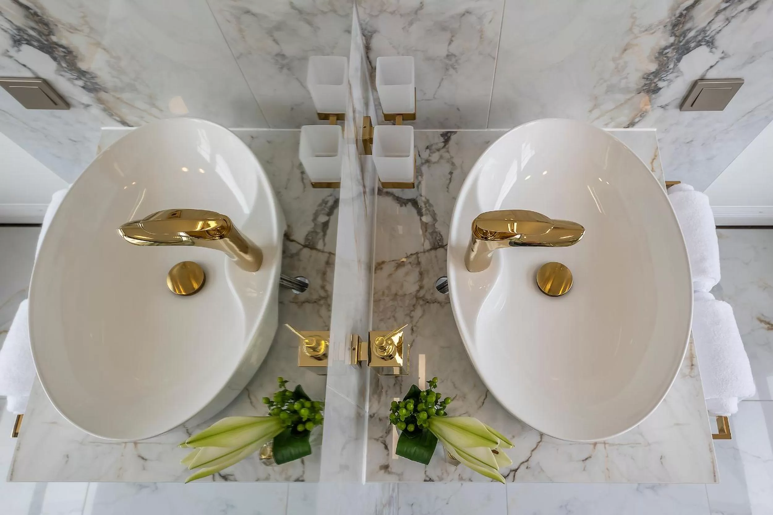 Shower in St Palace Hotel