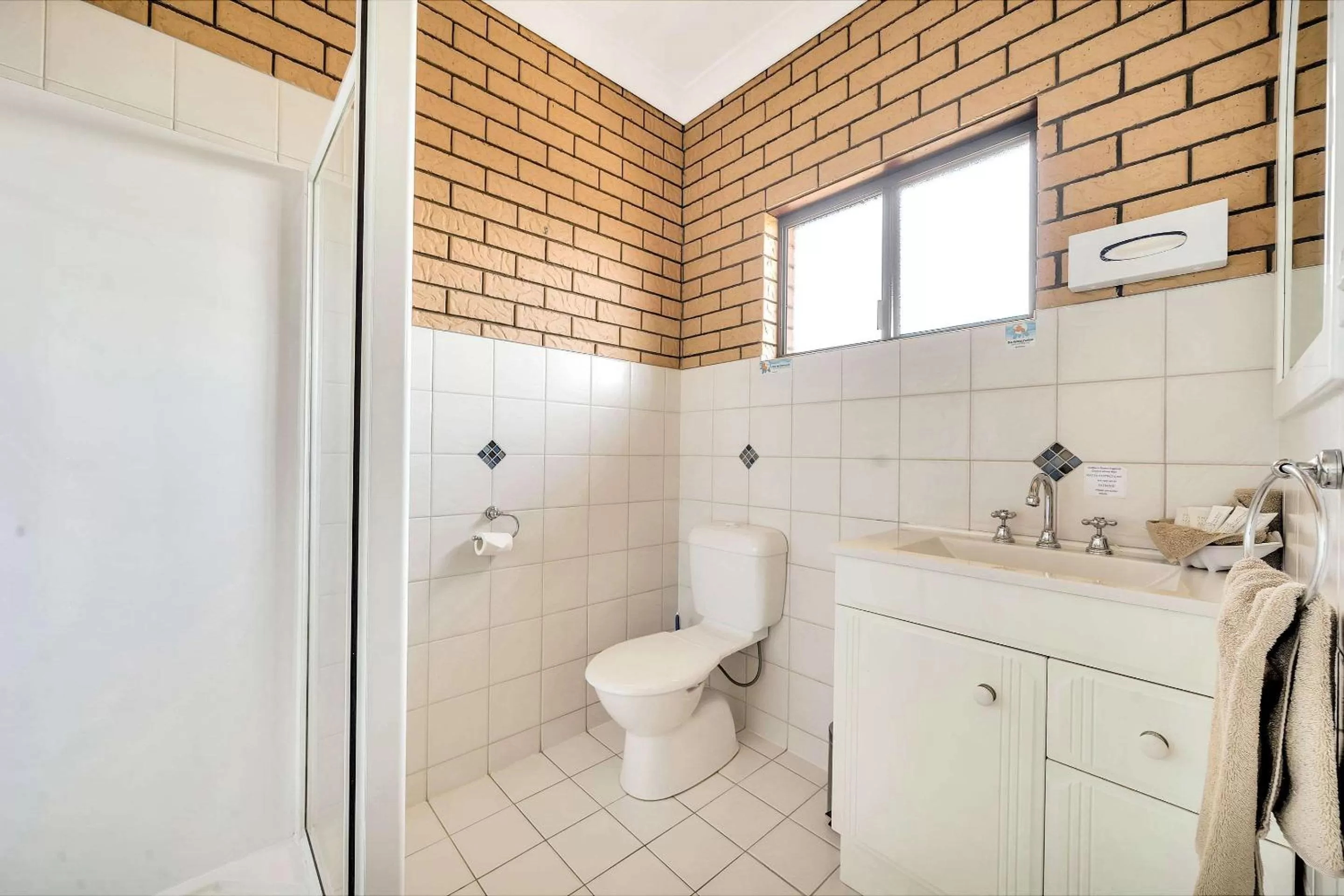 Bedroom in Comfort Inn Warwick