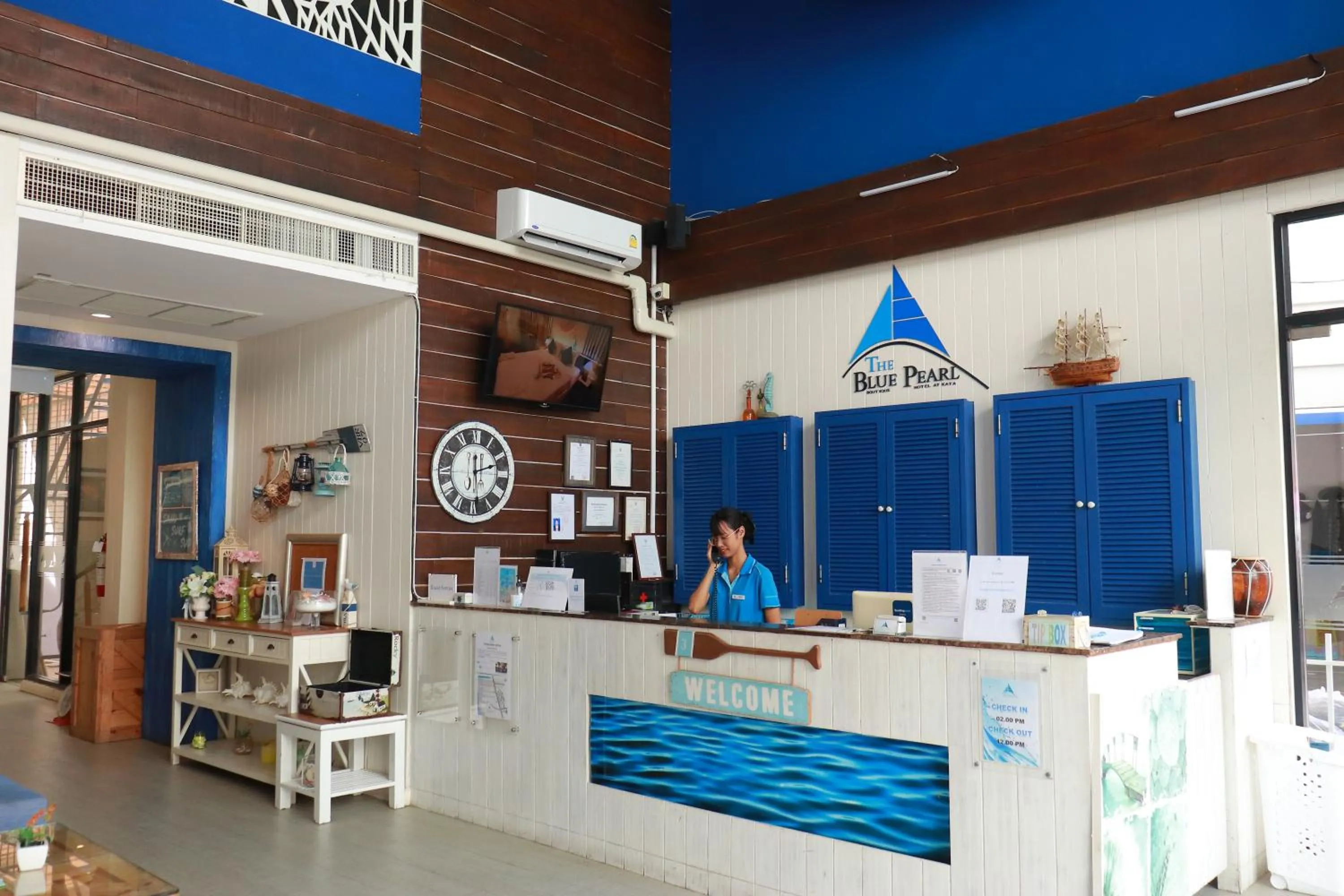 Lobby or reception in The Blue Pearl Kata Hotel