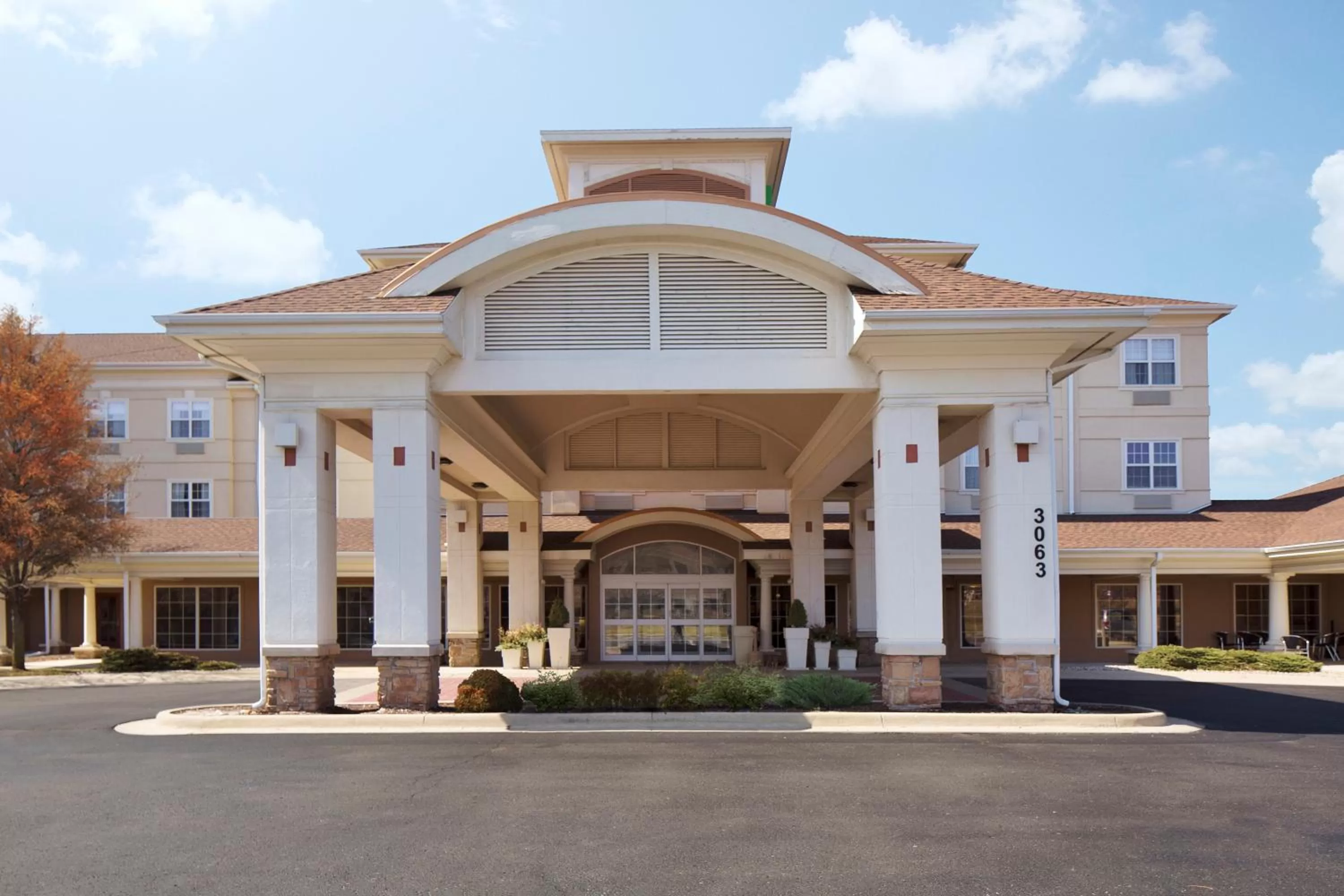 Property building in Holiday Inn Grand Rapids-Airport by IHG