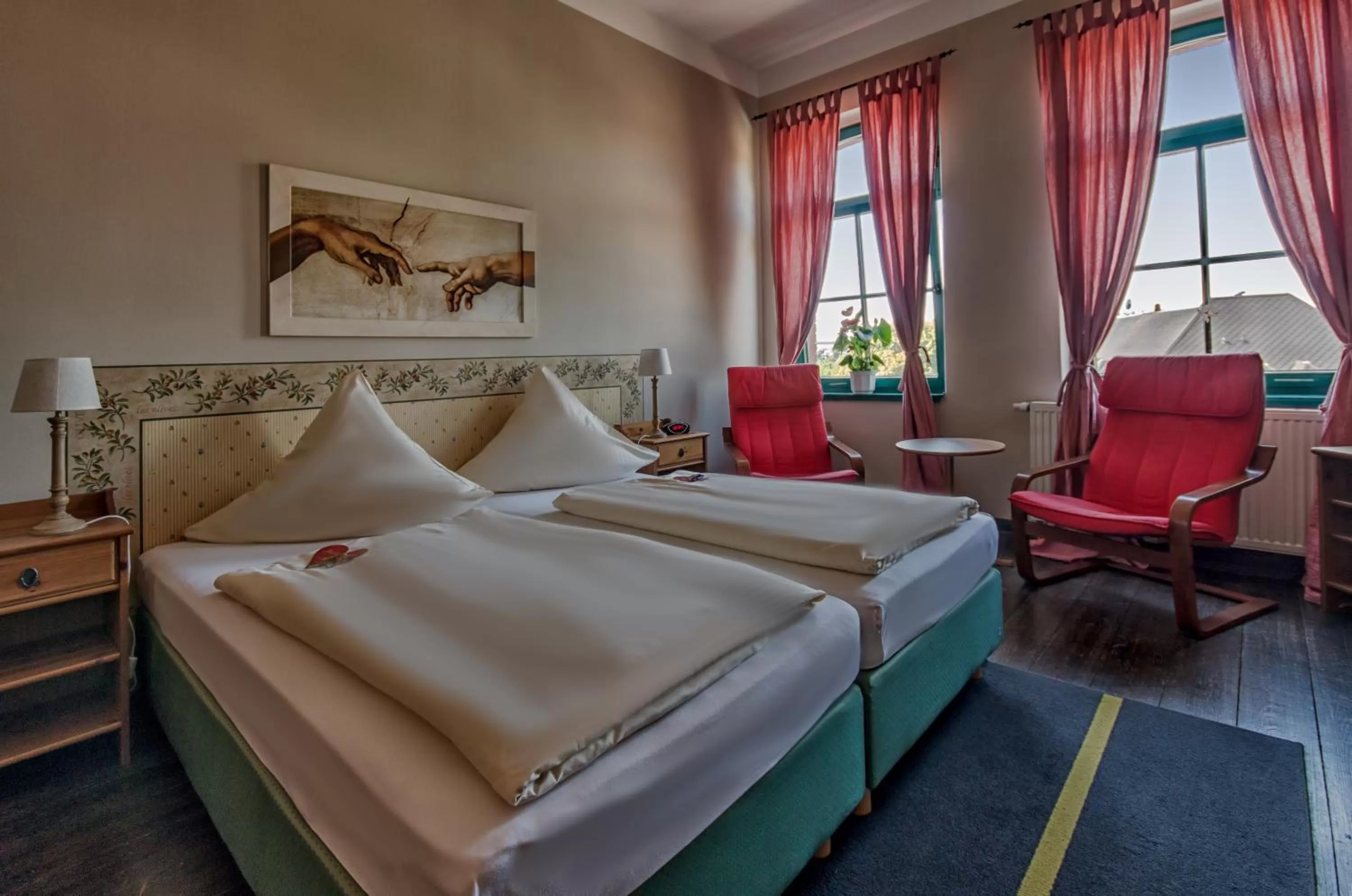 Photo of the whole room, Bed in Hotel zur Henne