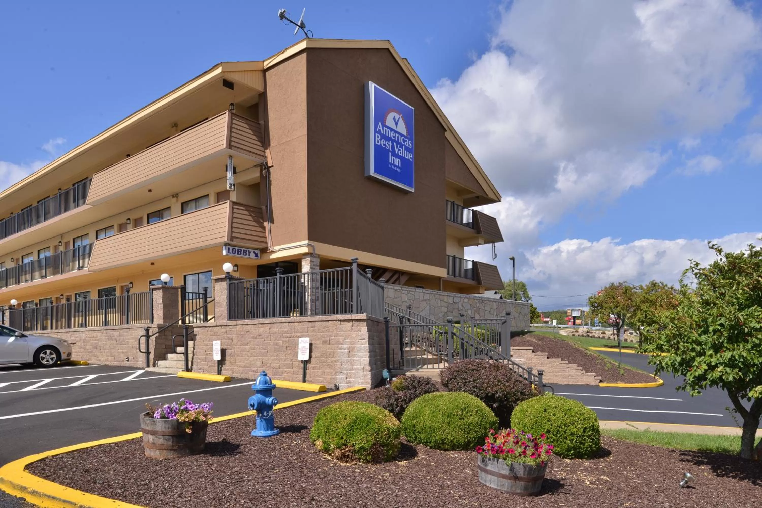 Facade/entrance in Americas Best Value Inn-Pittsburgh Airport