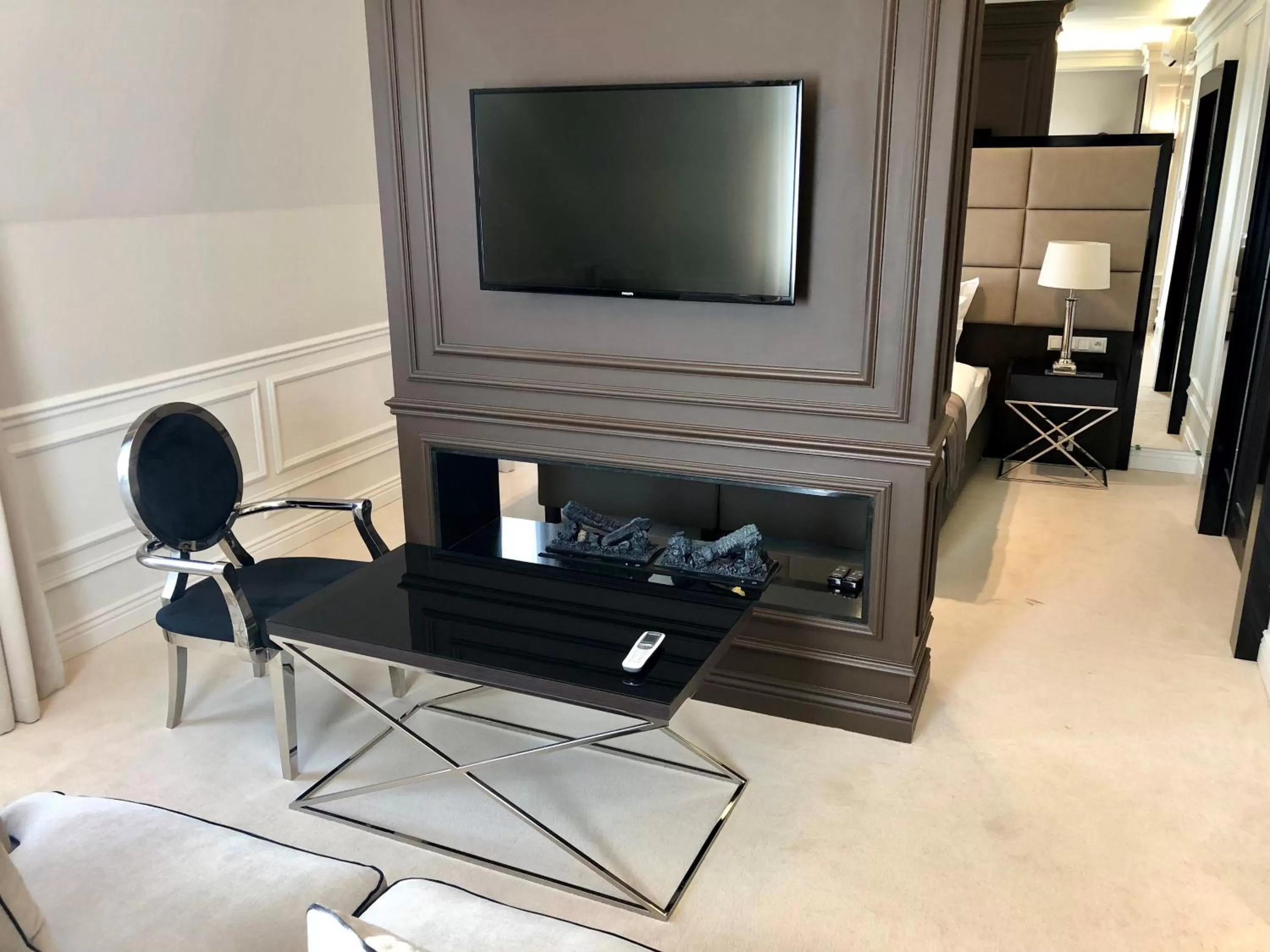 TV/Entertainment Center in Hotel Mansor