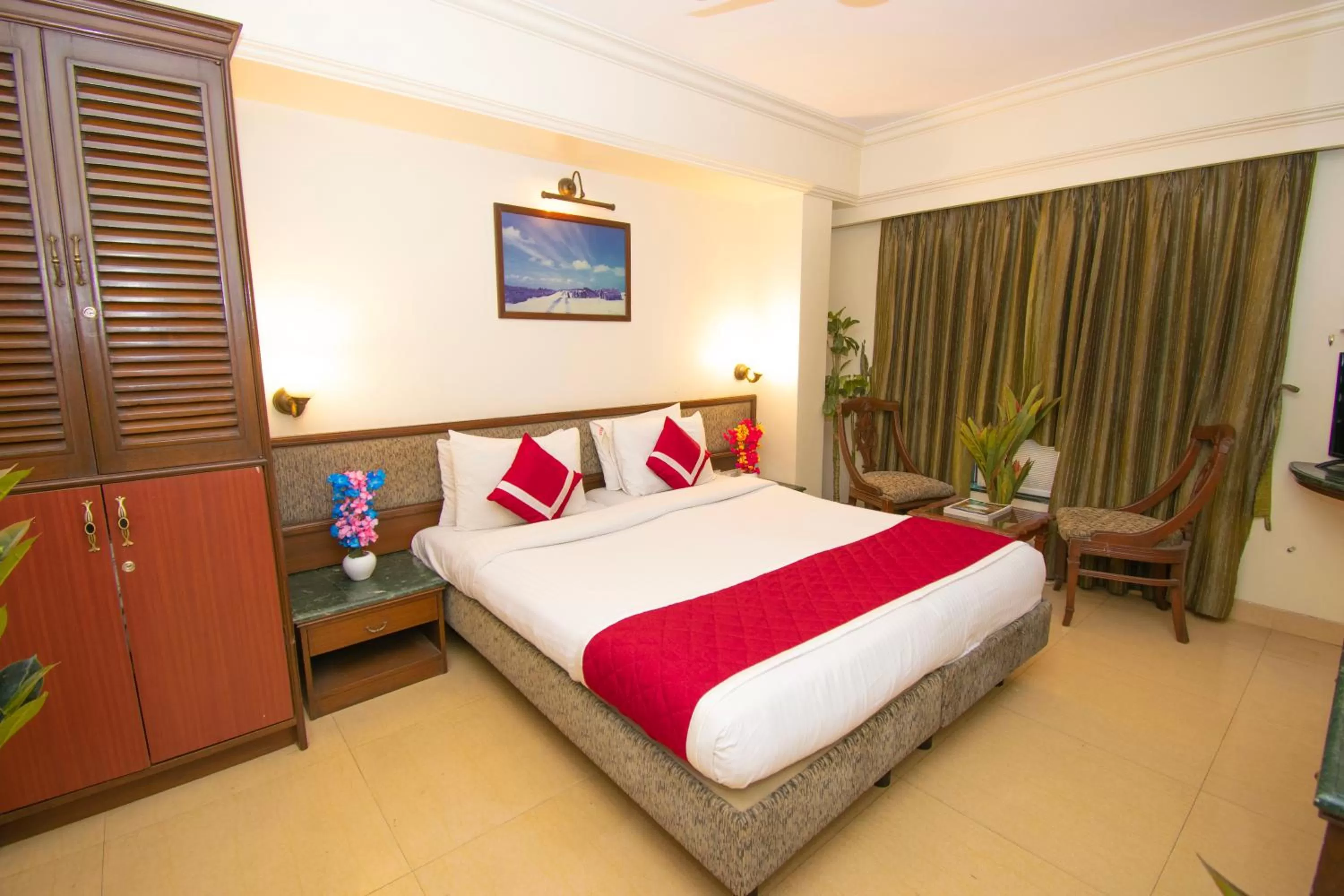 Photo of the whole room, Bed in Octave Bund Garden